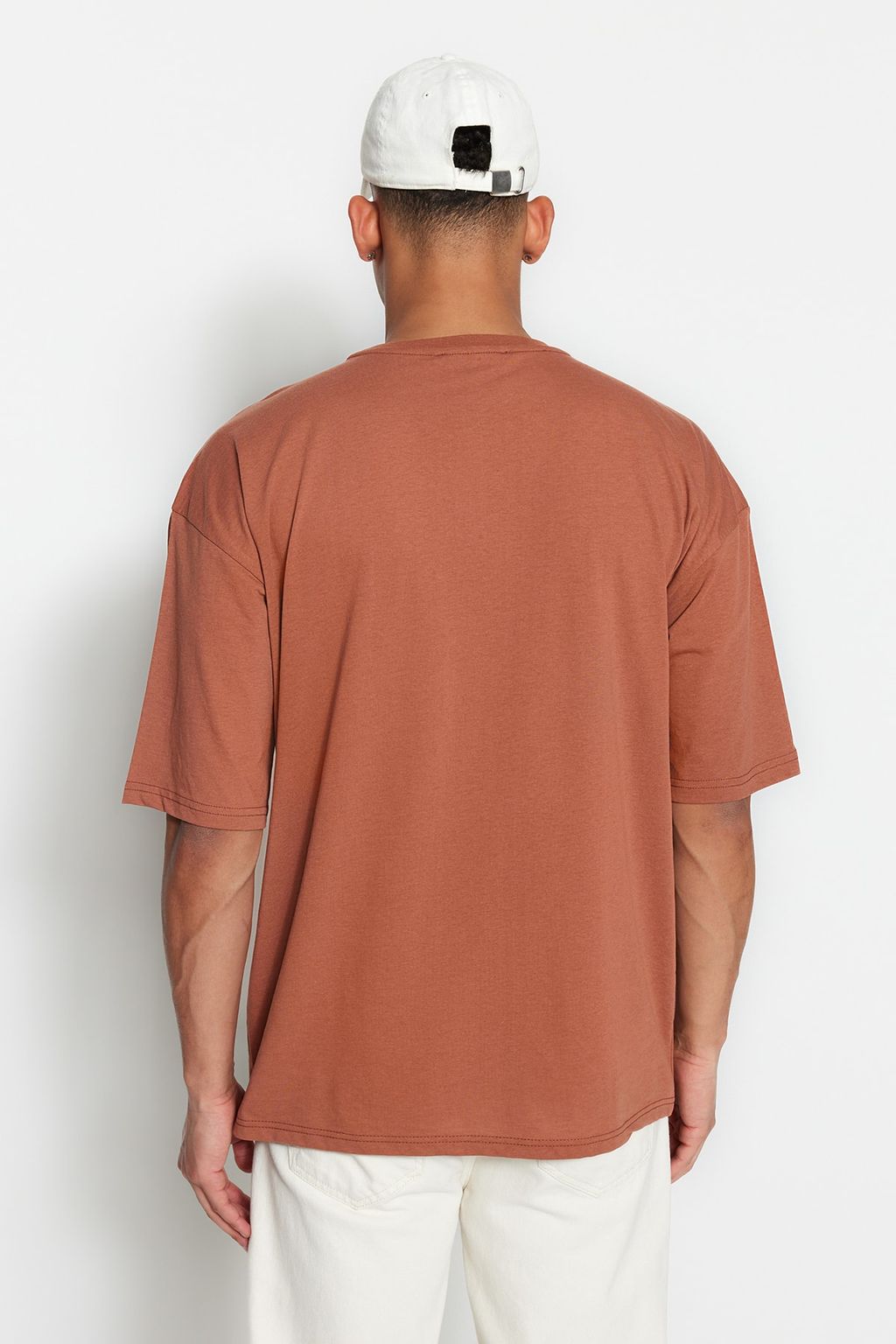 TRENDYOL MAN Siyah Basic Bisiklet Yaka Oversize/Genis Kesim K?sa Kollu T-Shirt TMNSS22TS0317 - Trendyolmilla фото 2