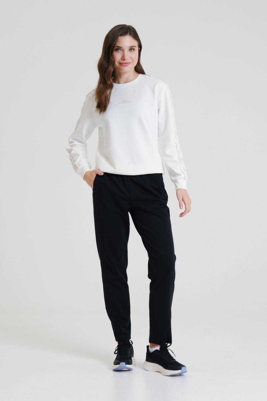 Брюки трикотажные удлиненные Черный TRN ESSENTIAL Knit Track Pants - Anta фото 2