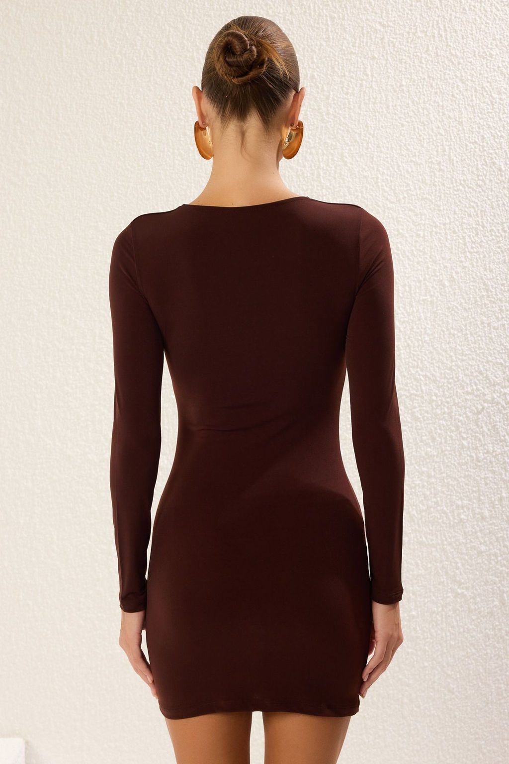 TRENDYOLMILLA Kahverengi Vucuda Oturan Orme K?sa S?k Elbise TPRSS25EL00159  фото 5