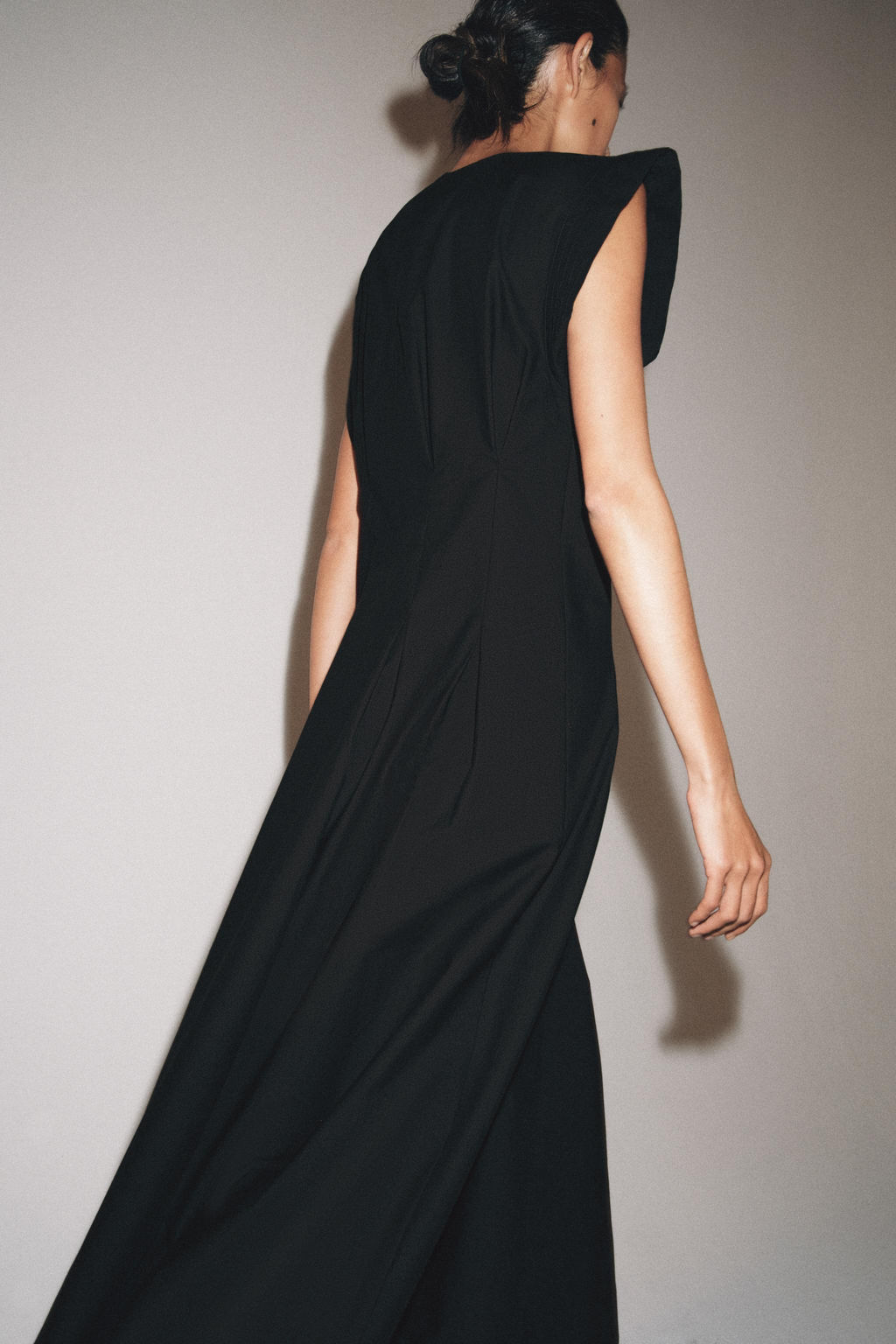 VESTIDO POPEL?N PLIEGUES ZW COLLECTION / Negro - Zara фото 11