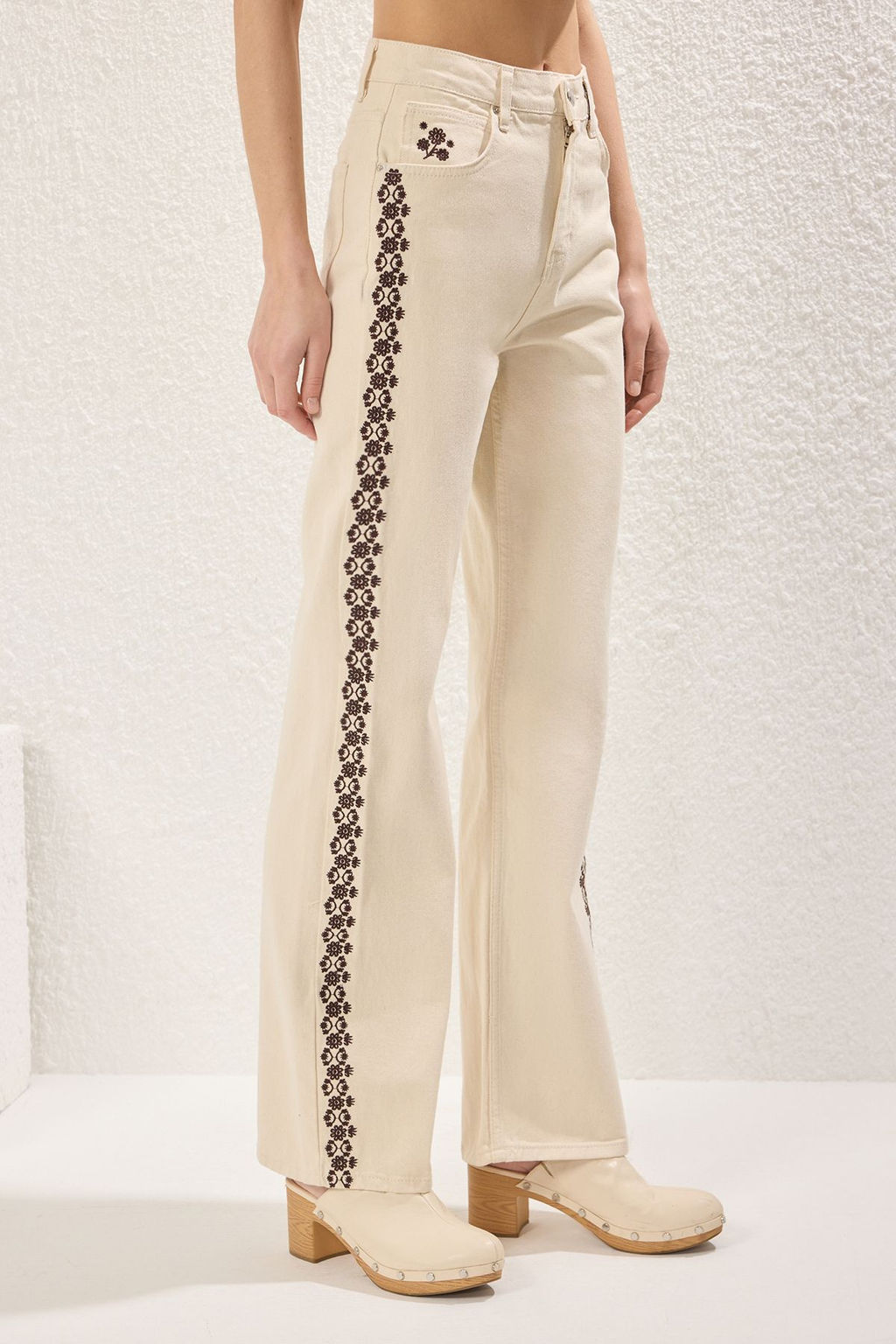 Ekru Nak?sl? Yuksek Bel Wide Leg Jeans TWOSS25JE00212 - Trendyolmilla фото 4