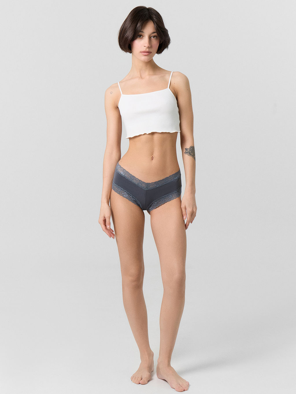 Цена за 2 штуки! Трусы бразилиана женские серые с кружевом - Mark formelle фото 3