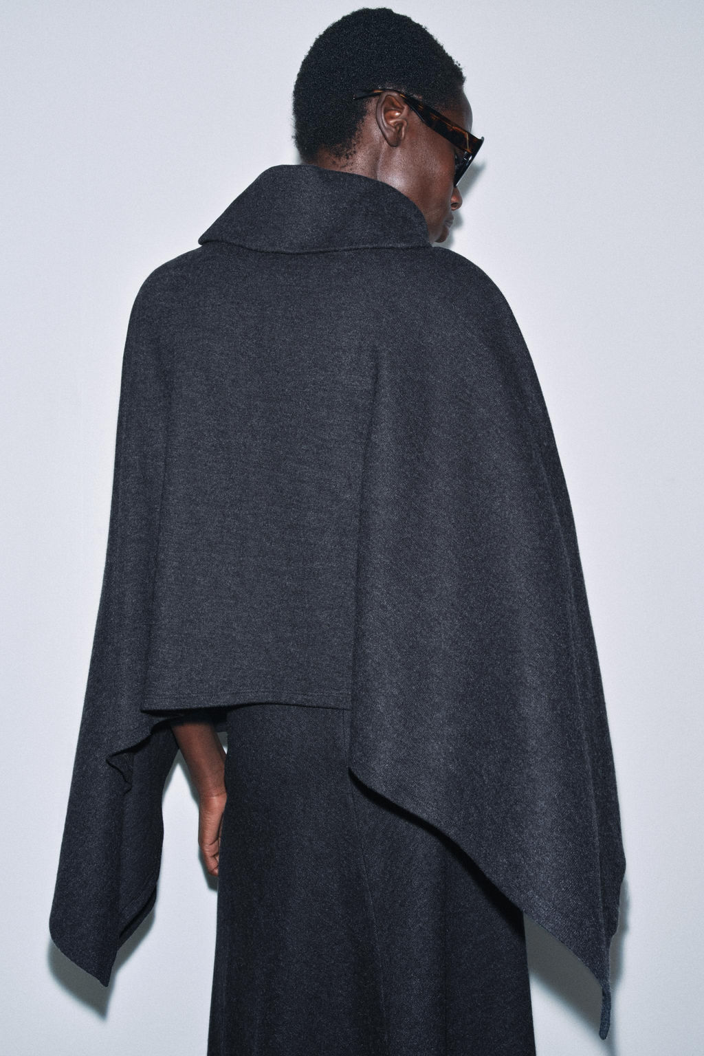 ASYMMETRIC SOFT CAPE - Zara фото 2