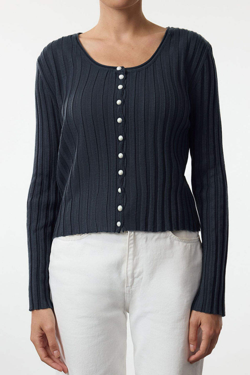 TRENDYOLMILLA Siyah Dugme Detayl? Triko H?rka TWOAW25HI00088  фото 3