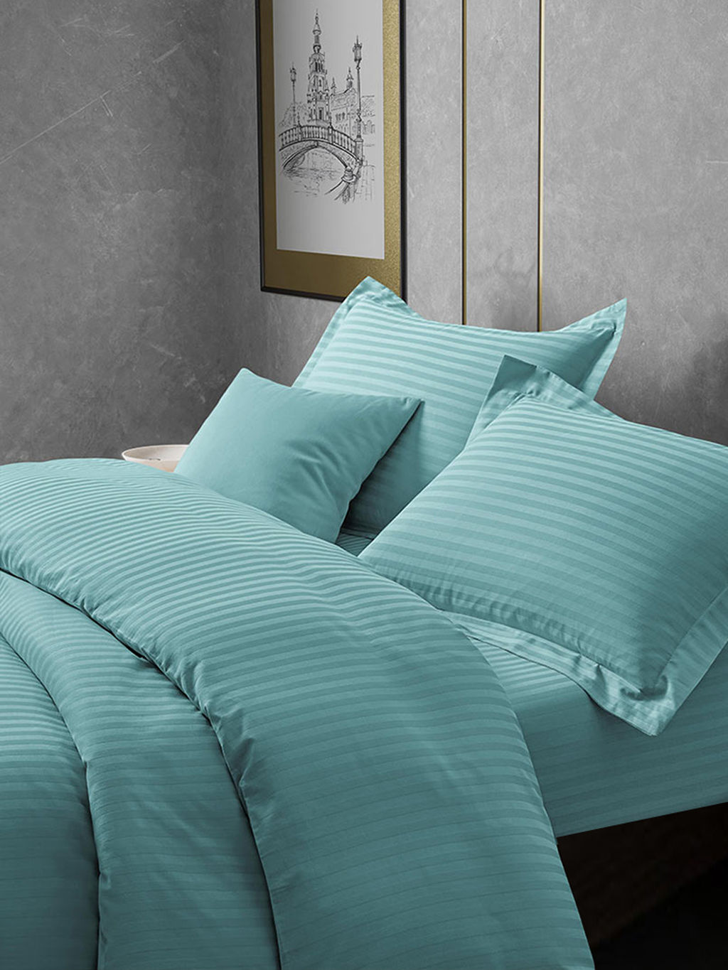 Постельное белье сатин страйп с простыней на резинке в подарочной упаковке - Лазурный Семейный с прост. на рез.180*200*25 (нав.70x70)