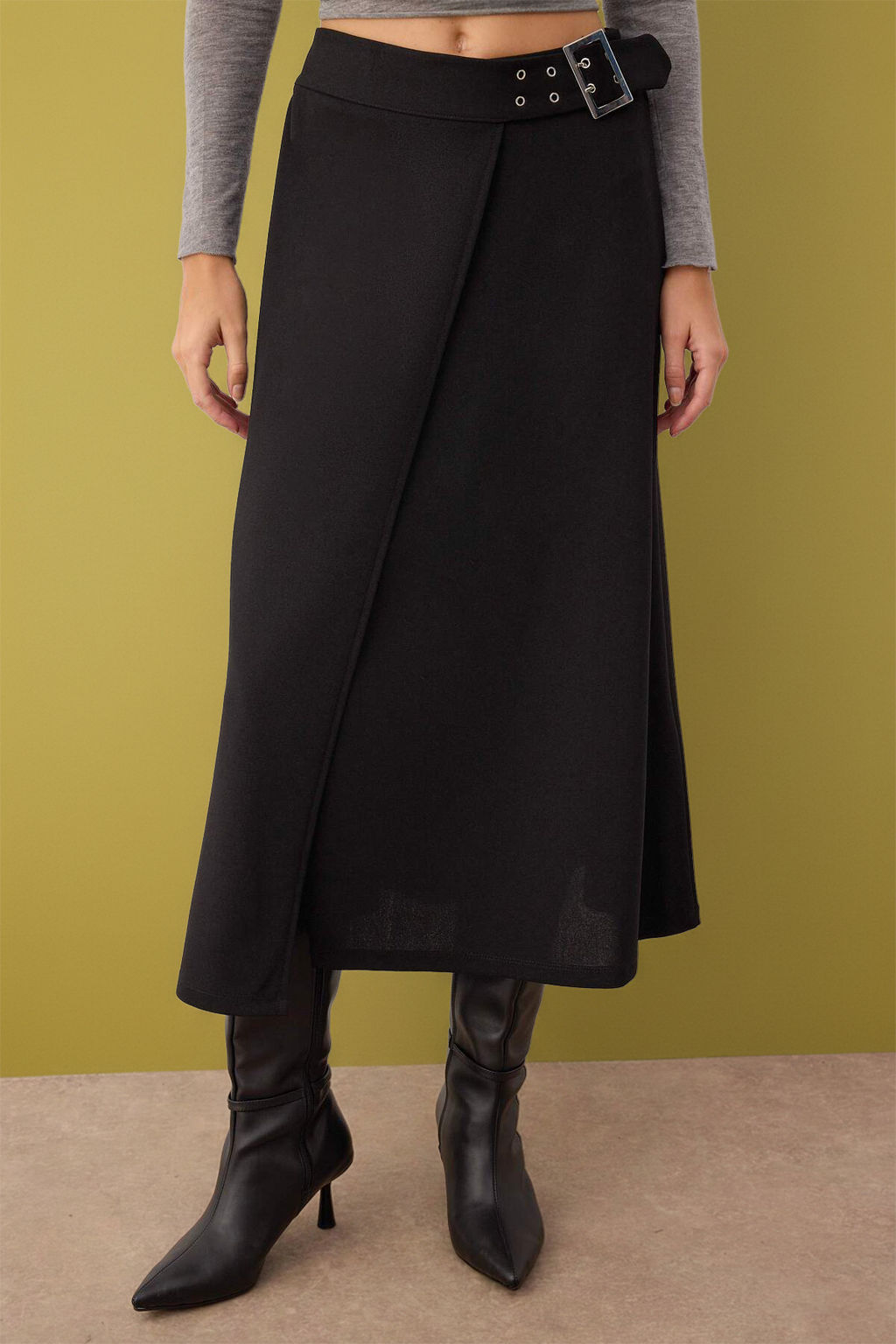 Siyah Kemer Detayl? Skater Esnek Krep Orme Etek TWOAW26ET00116 - Trendyolmilla фото 2