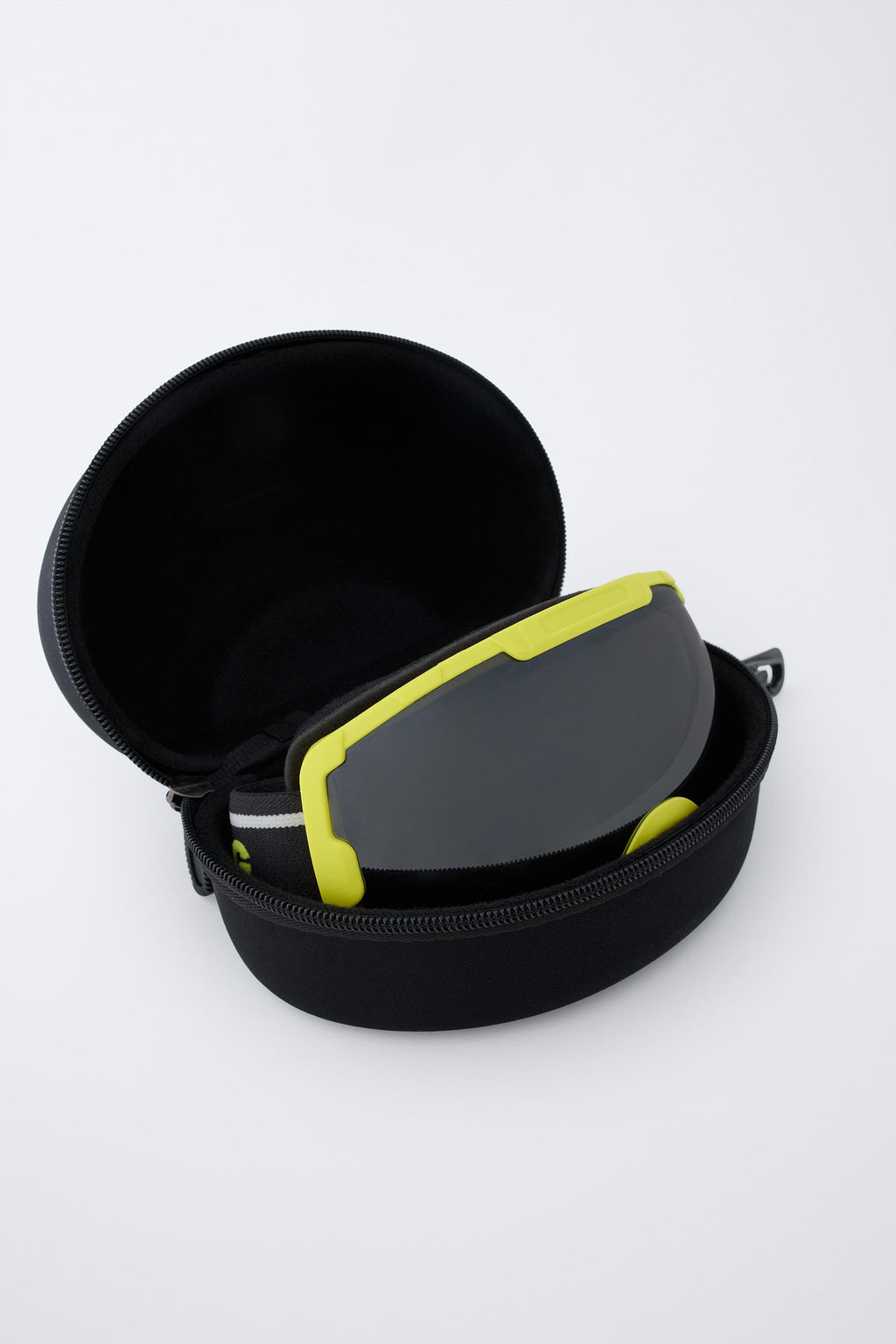 GAFAS TEXTO CON FUNDA SKI COLLECTION / Negro - Zara фото 6