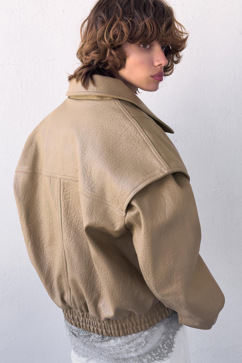 CHAQUETA BOMBER EFECTO PIEL / Piedra - Zara фото 6