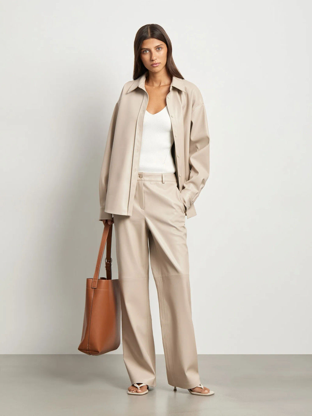 Тренд сезона - рубашка из экокожи - Emka фото 3