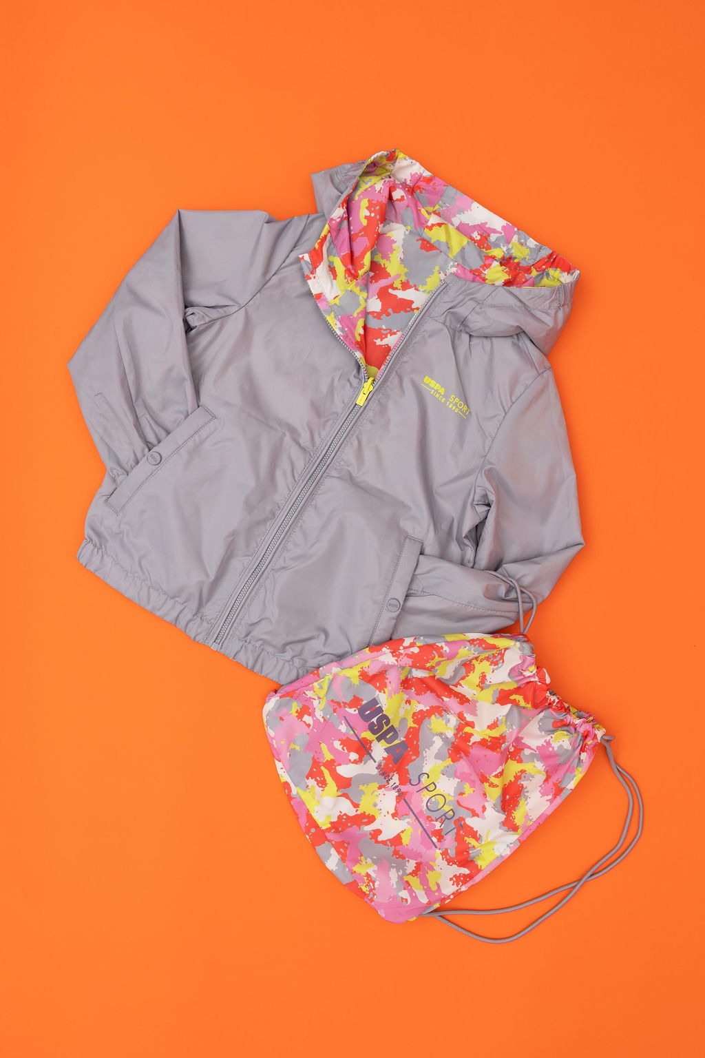 Серое пальто для девочки Неожиданная скидка в корзине