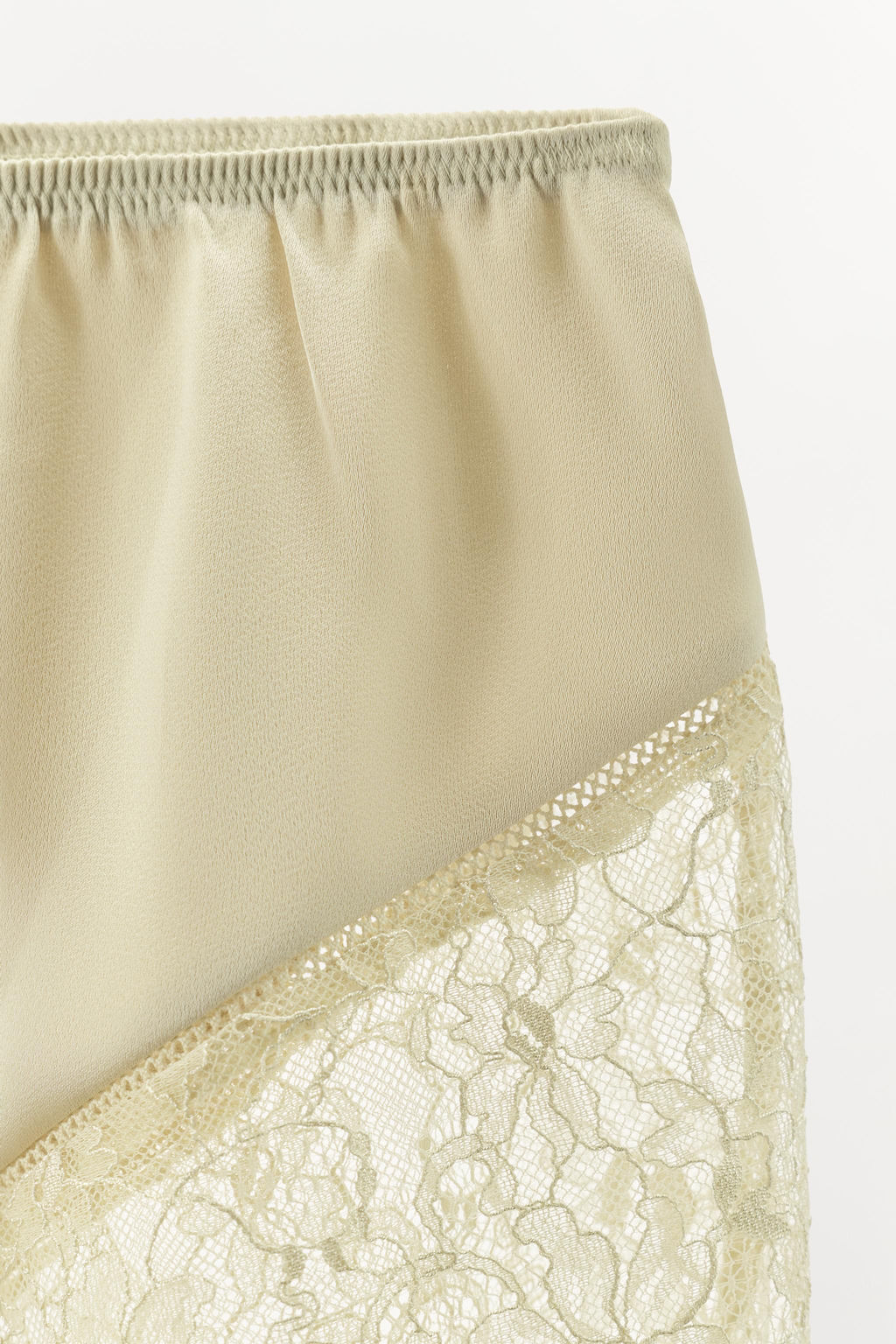 SATIN LACE SHORTS LIMITED EDITION - Zara фото 3