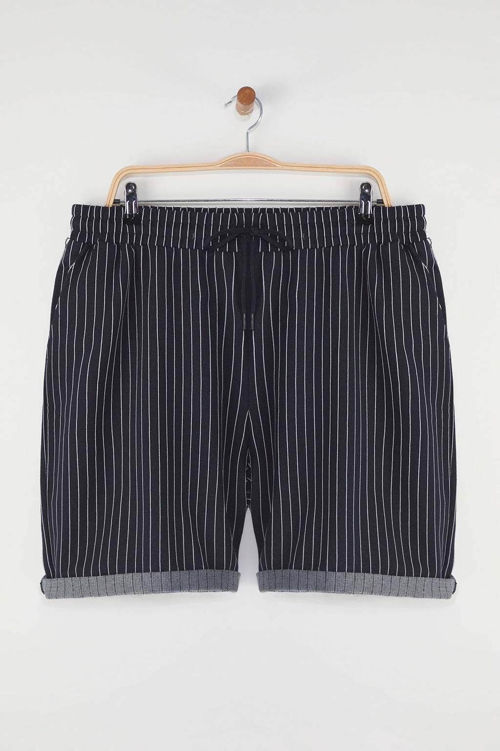 TRENDYOL MAN Buyuk Beden Siyah Regular Rahat Cizgili %100 Pamuk Sort TMNSS23SR00045 - Trendyolmilla фото 2
