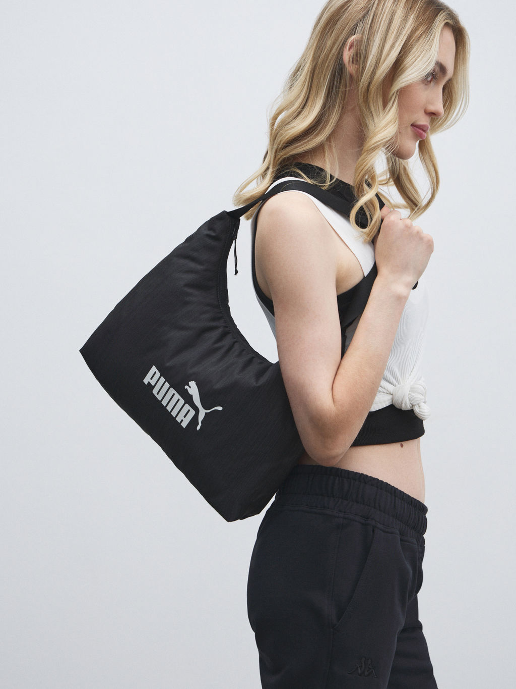 Женская сумка на плечо PUMA BASE Slouchy Hobo Bag Артикул 4558146, черный