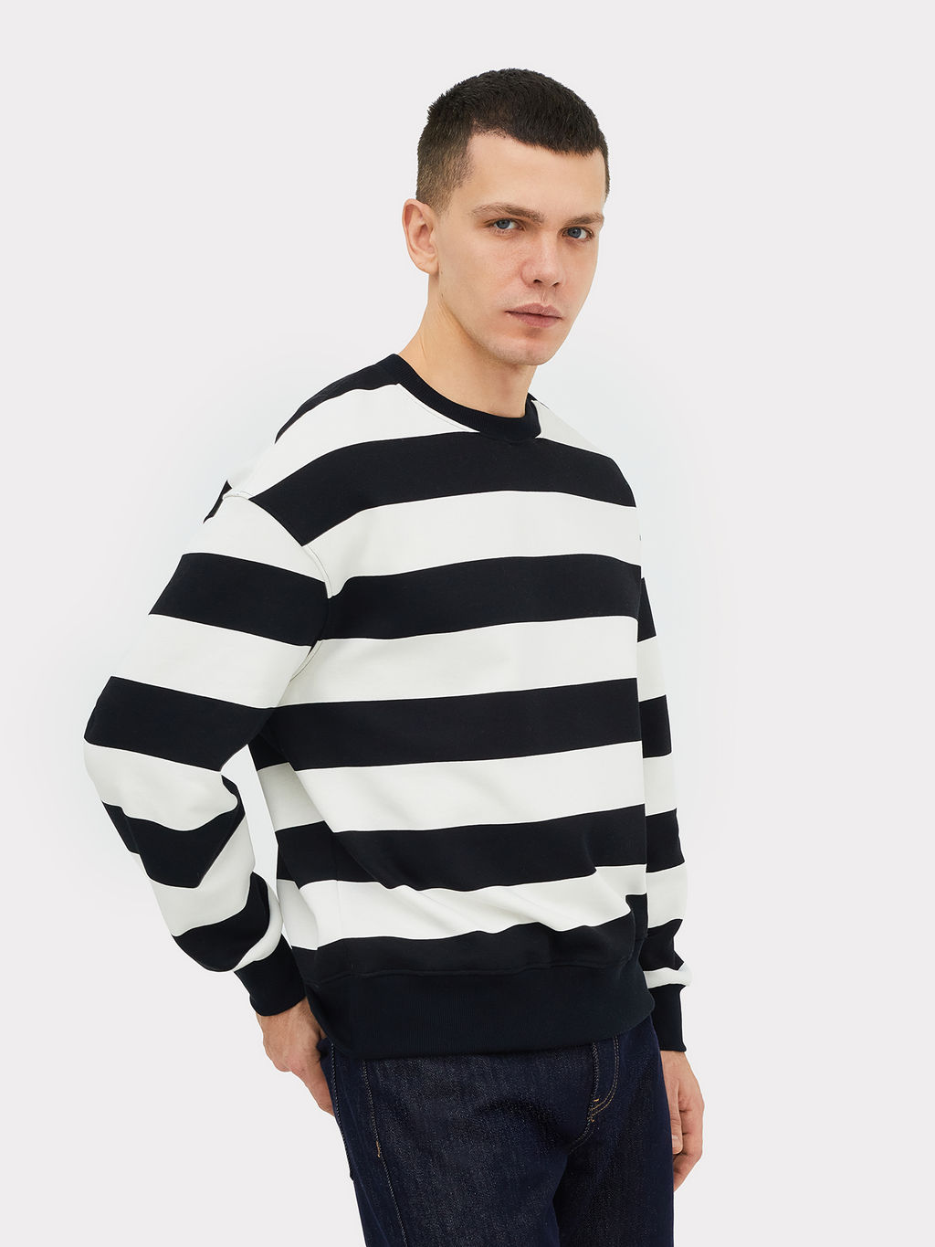 Свитшот мужской в черно-молочную полоску черно -молочная полоска 121865/1