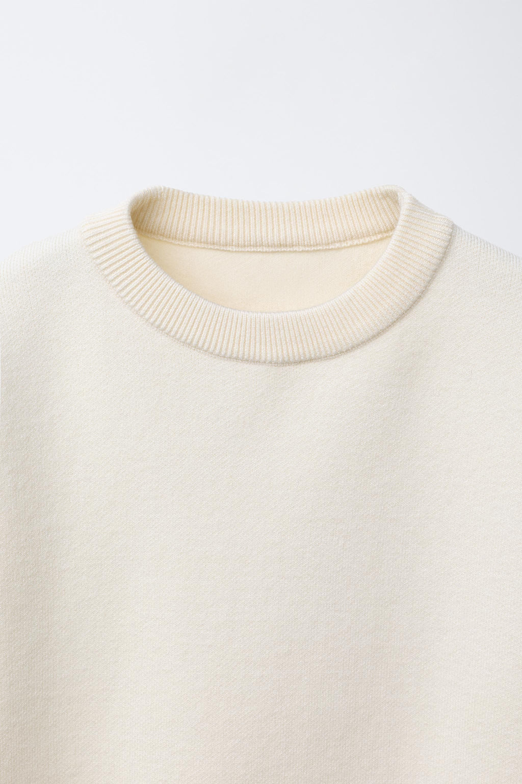 PLAIN KNIT SWEATER