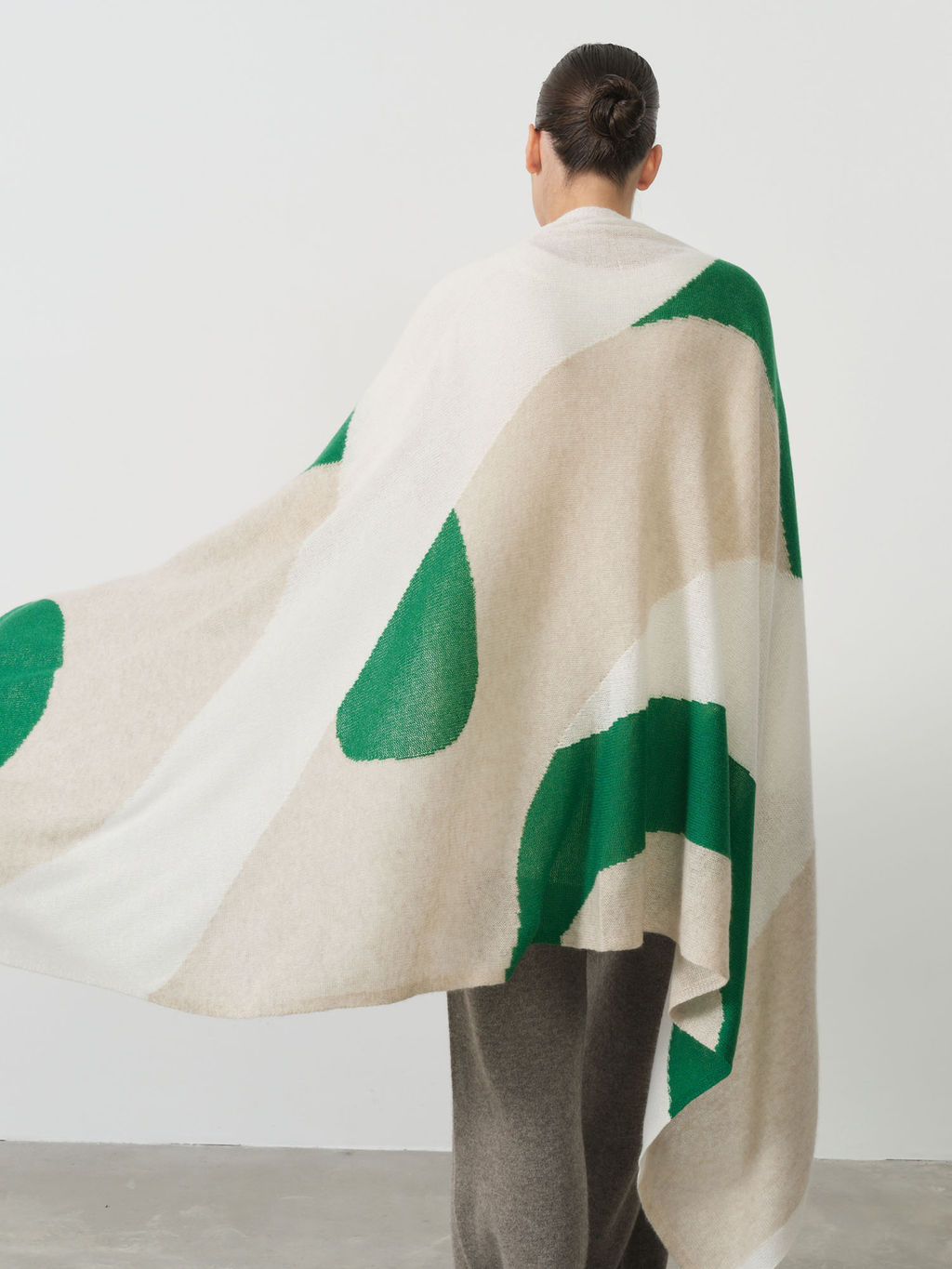 Палантин из кашемира 09043 зеленый