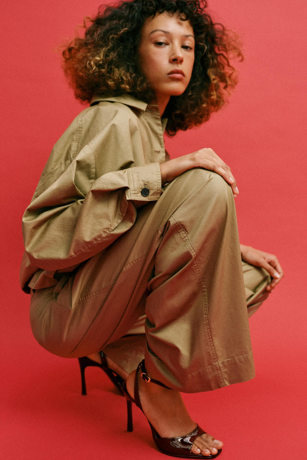 SANDALIA TAC?N EFECTO ACHAROLADO / Marr?n - Zara фото 2