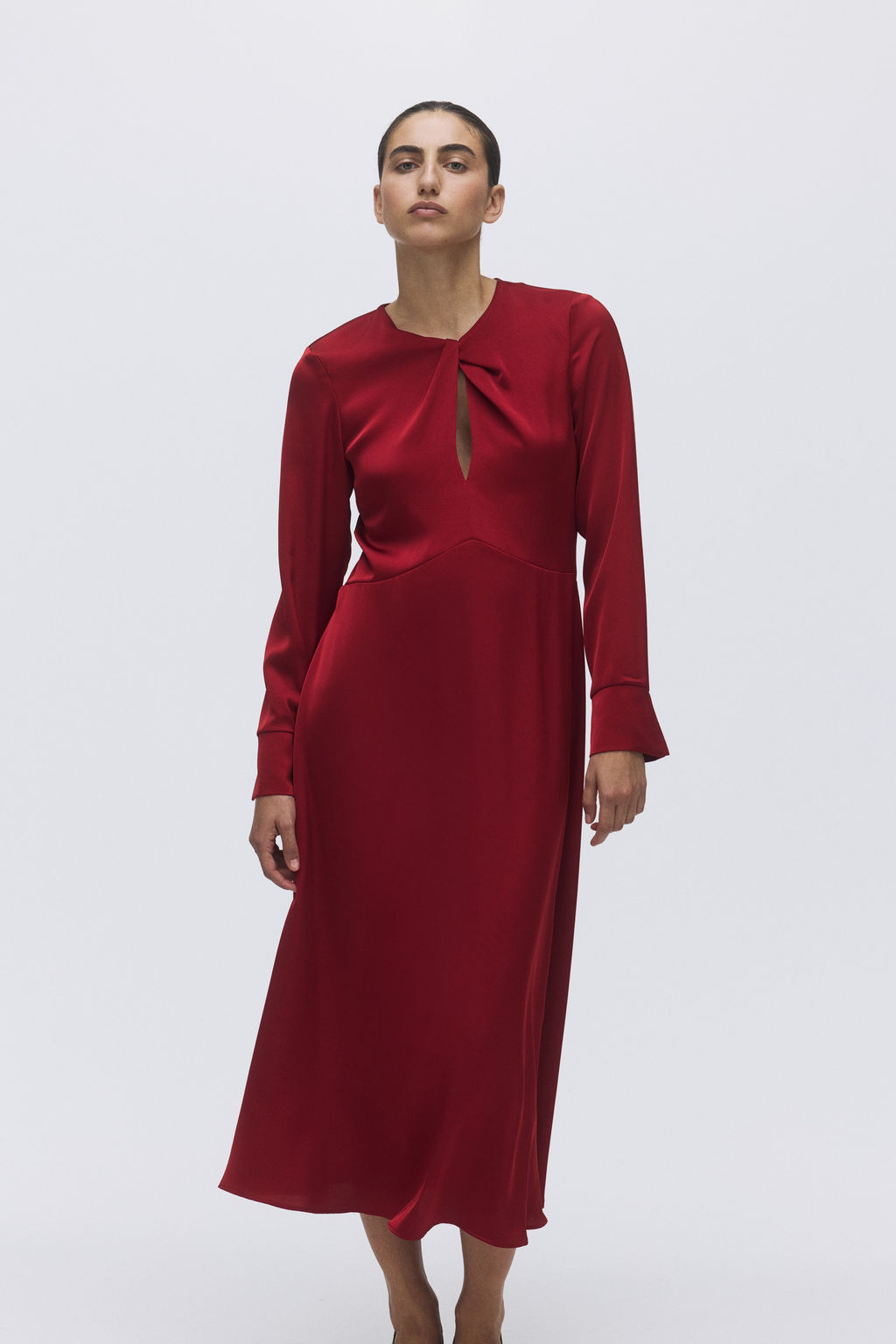 Vestido de sat?n con detalle girado - H&m фото 4