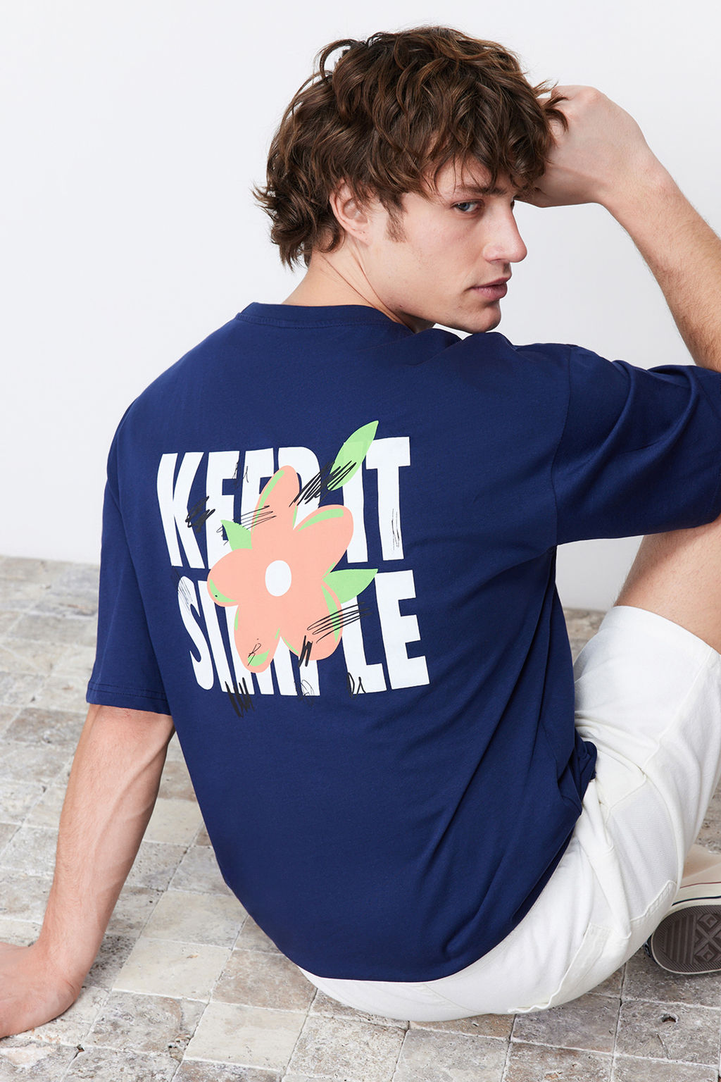 Lacivert Oversize Fit Bisiklet Yaka K?sa Kollu Bask?l? T-Shirt TMNSS22TS0123