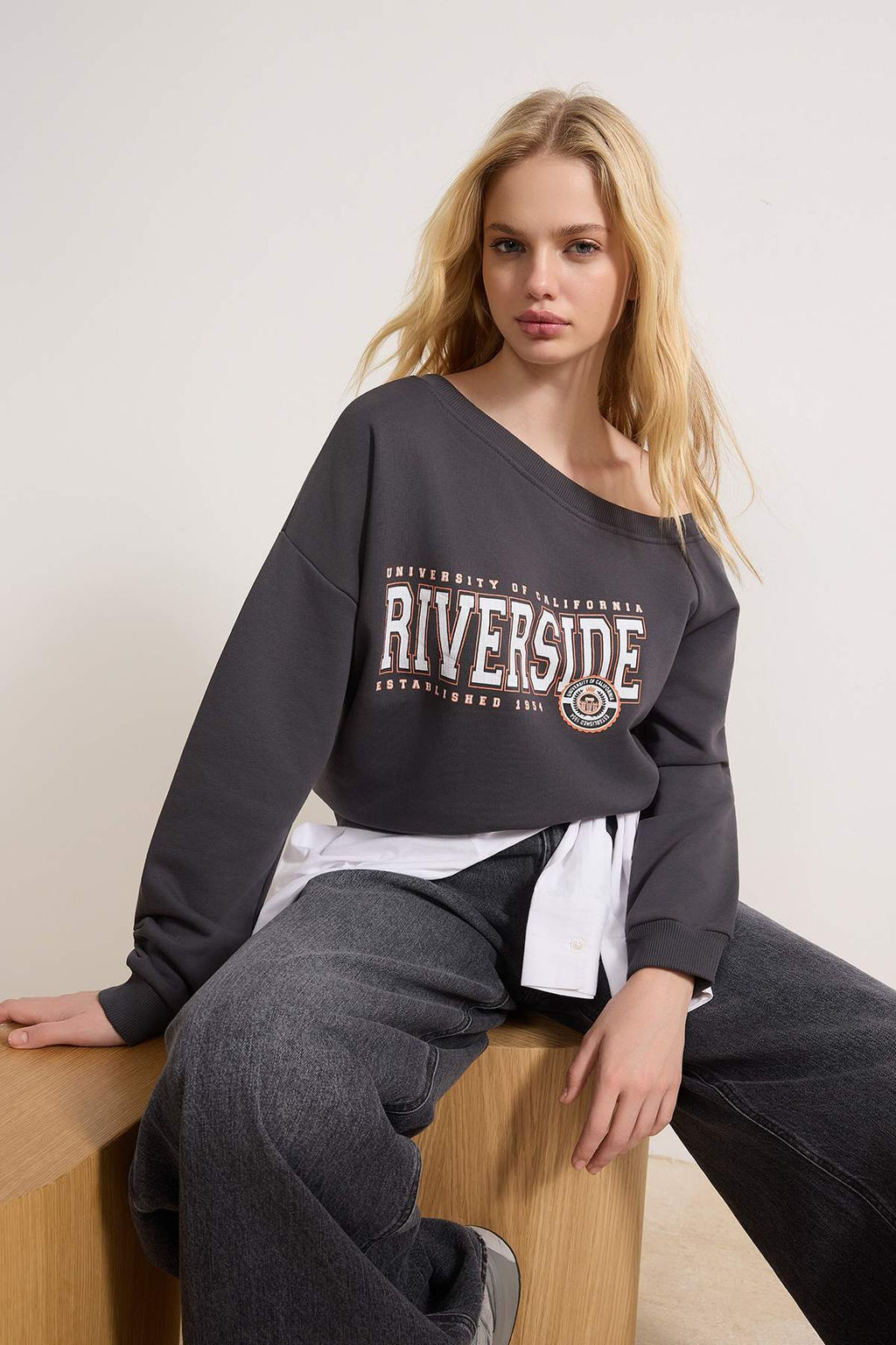 Teen Antrasit Slogan Bask?l? Ac?k Omuzlu Orme Sweatshirt TWOAW26SW00201