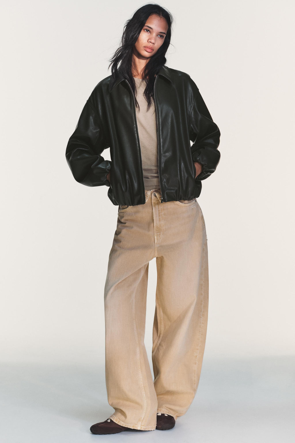 LEATHER EFFECT JACKET WITH ELASTICATED DETAILS - Zara фото 15