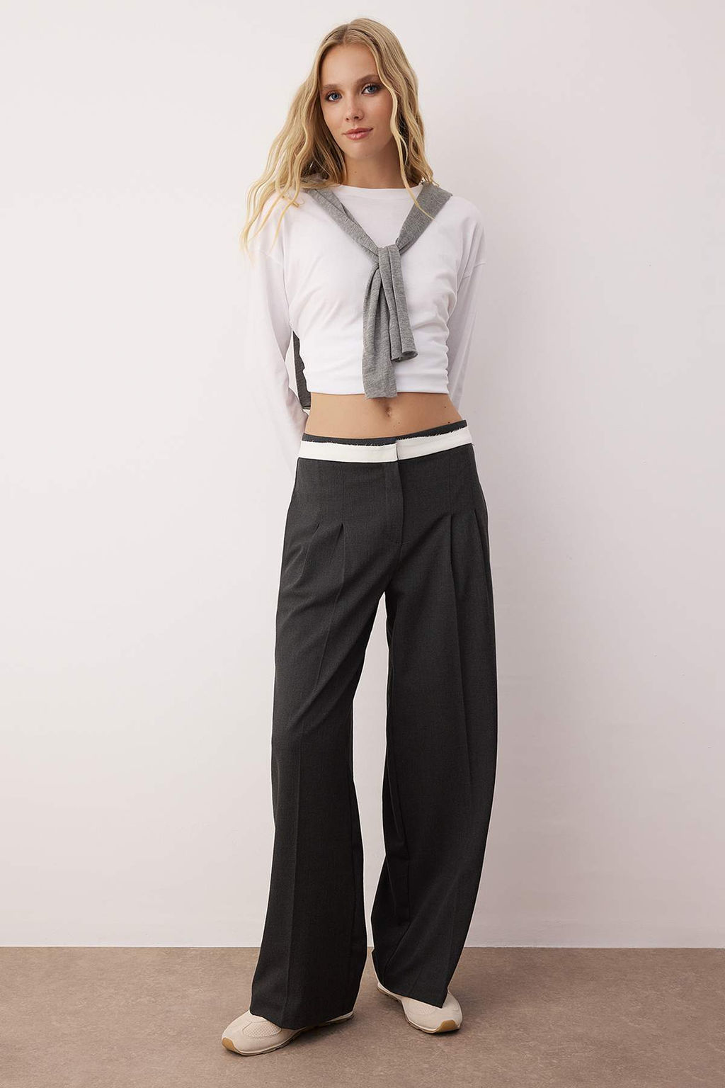 Antrasit Bel Ek Kumas Detayl? Wide Leg/Genis Paca Kumas Pantolon TWOAW26PL00048