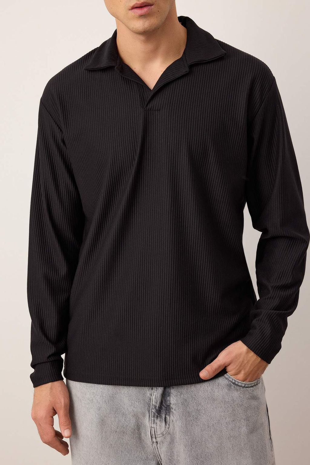 Siyah Oversize Polo Yaka Duz Orme Polo Yaka T-shirt TMNAW25PO00001