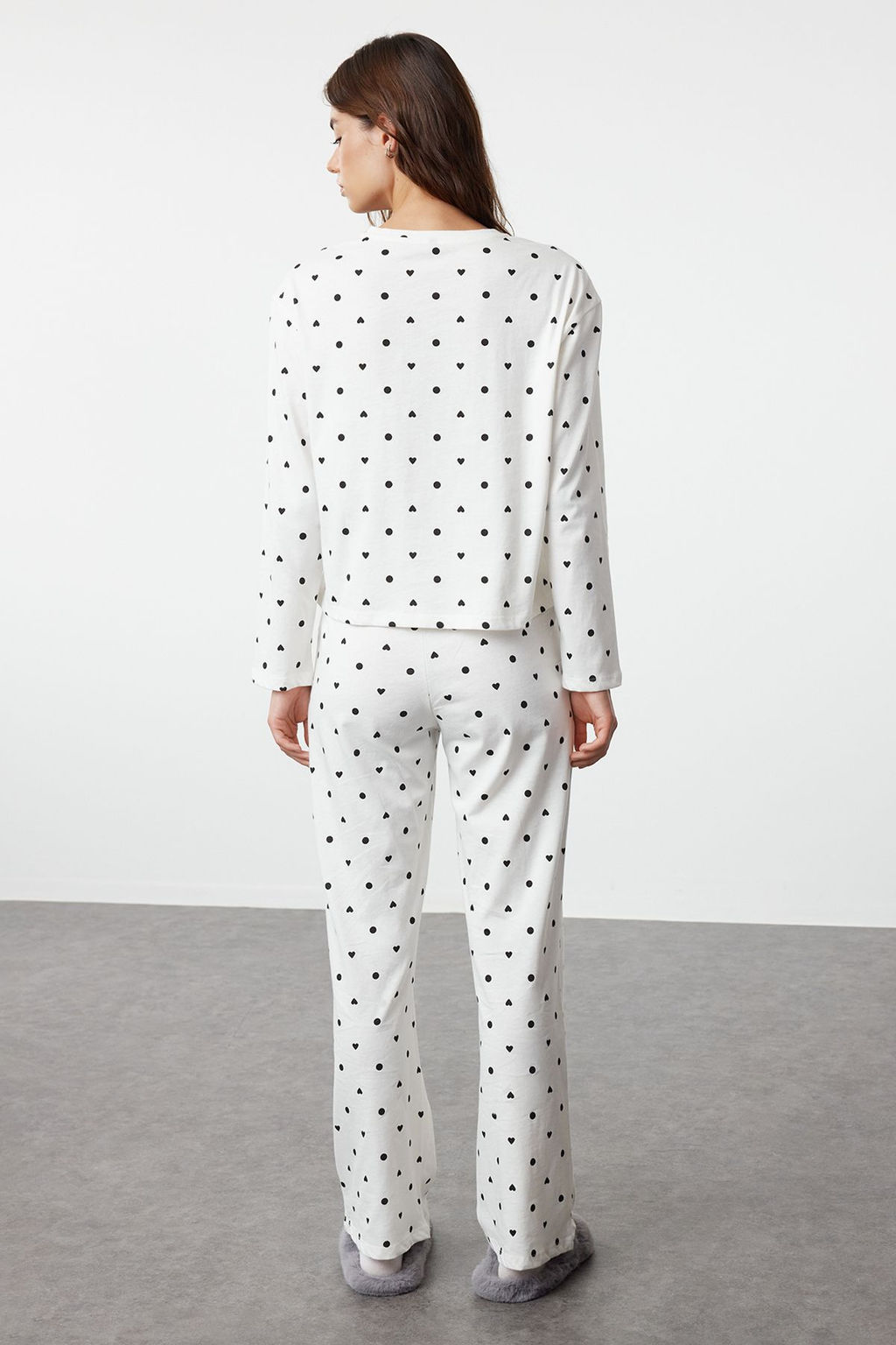 Beyaz %100 Pamuklu Puantiye ve Kalpli Orme Pijama Tak?m? THMAW25PT00039