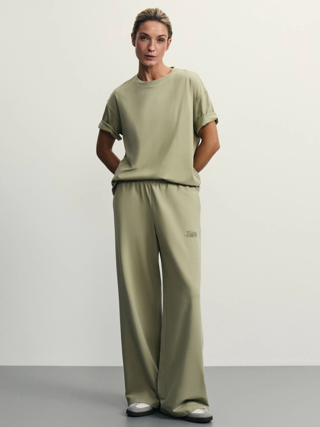 Базовая футболка оверсайз из хлопка / Zarina  фото 2