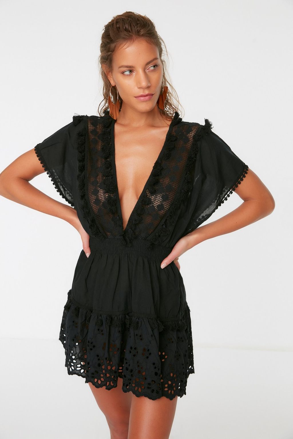 TRENDYOLMILLA Siyah Dokuma %100 Pamuk Brode Detayl? Mini Plaj Elbisesi TBESS21EL1248 фото 11