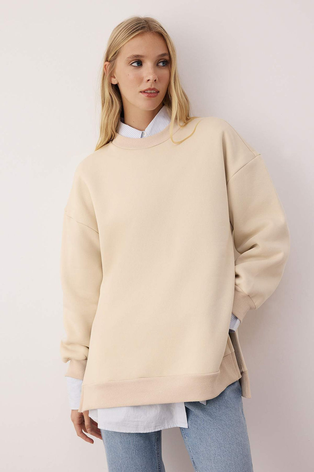 Bej Oversize/Genis Kal?p Y?rtmac Detayl? Kal?n Ici Polarl? Orme Sweatshirt TWOAW23SW00195