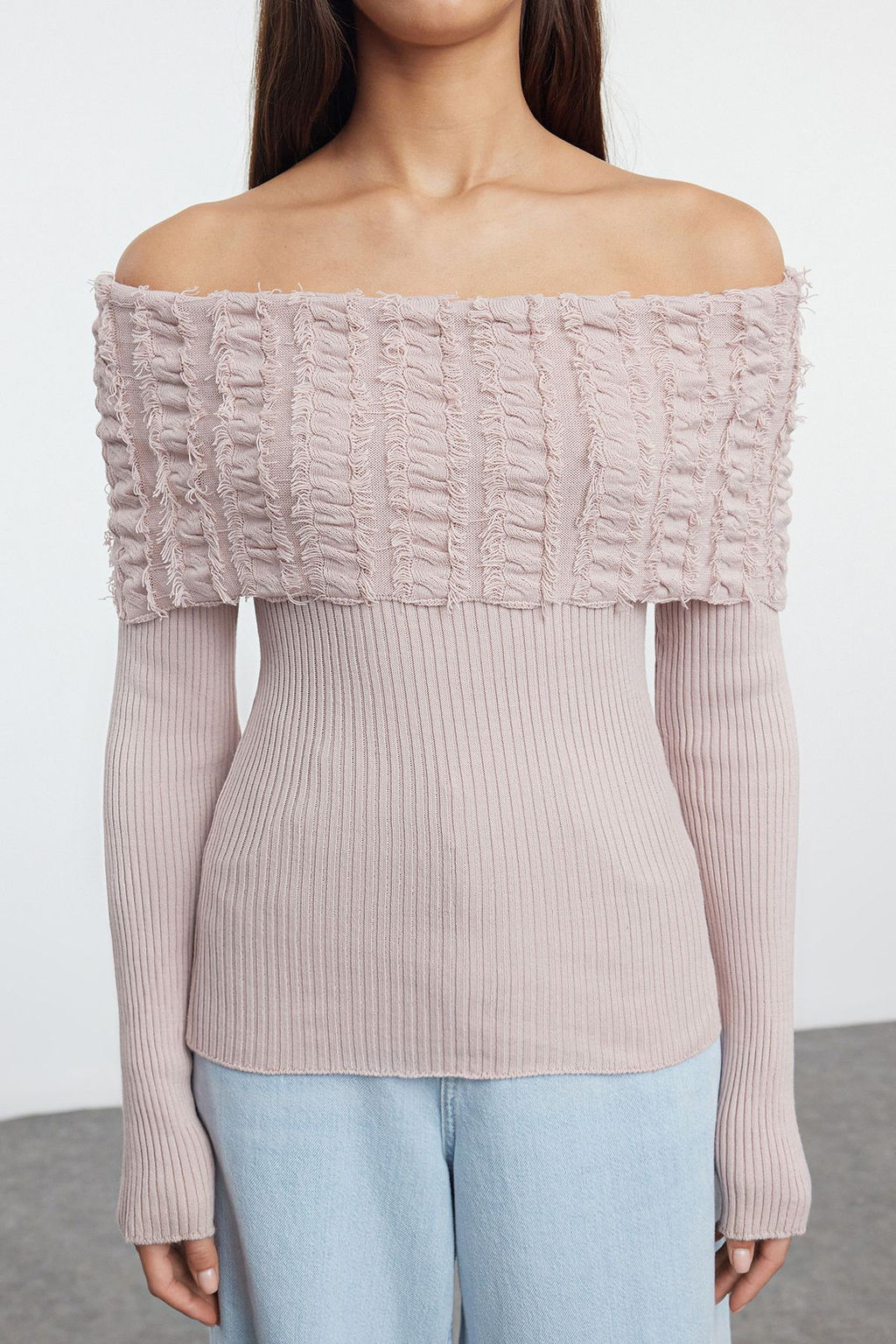 Pudra Yumusak Dokulu Carmen Yaka Ak?tma Detayl? Triko Kazak TWOAW25KZ00228 - Trendyolmilla фото 3