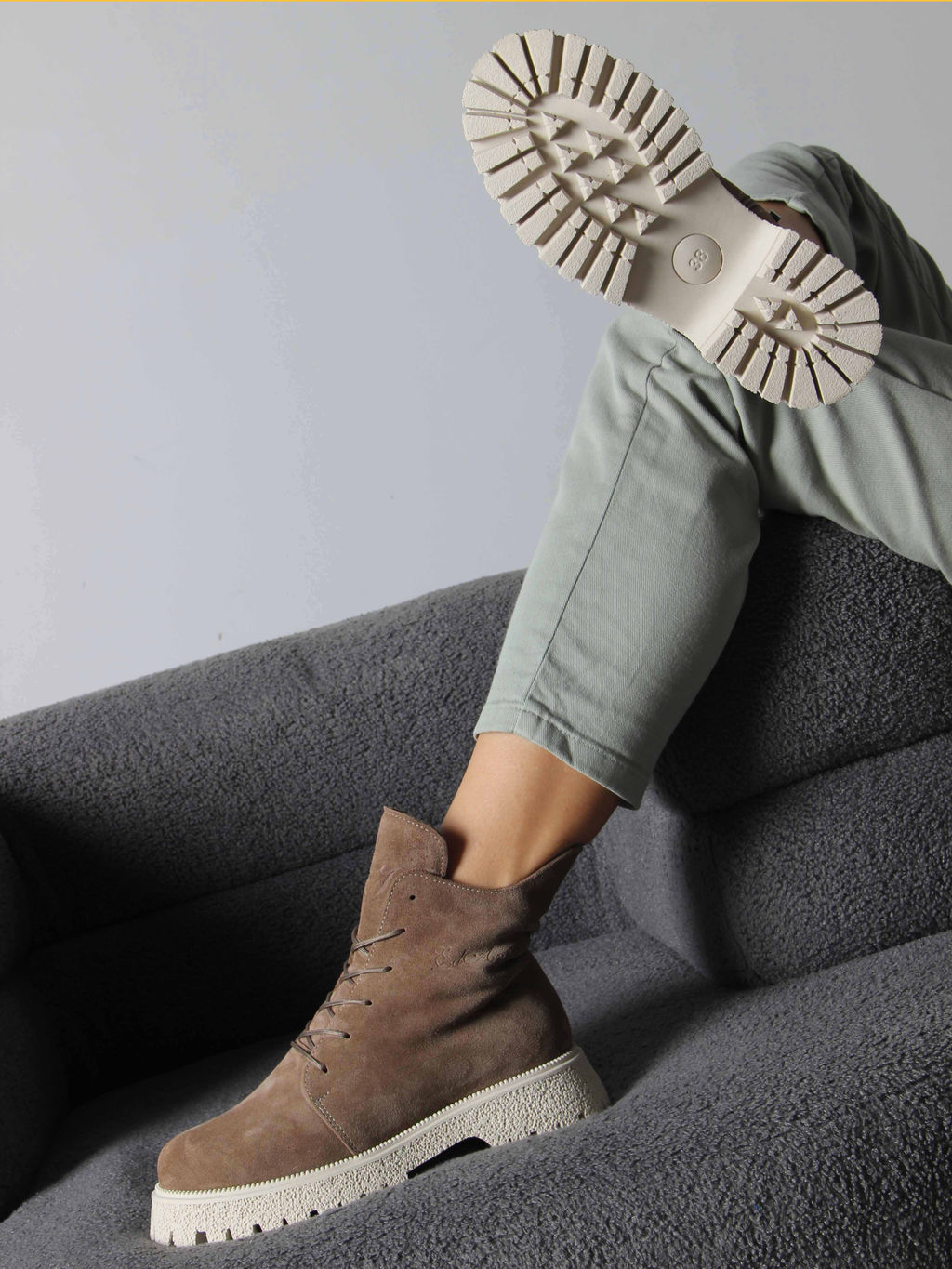 Ботинки 228.V.1541be. Коричневый капучино замша/Мех