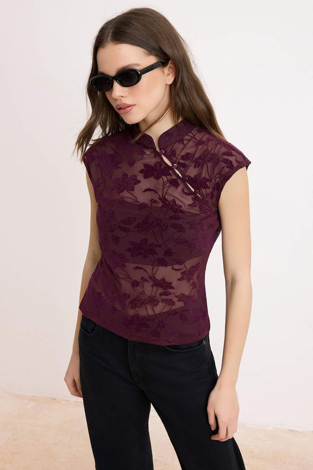 Siyah Cicekli Fitted/Vucuda Oturan Dik Yaka Kolsuz Dugmeli Dantel Orme Bluz TWOSS26BZ00195 - Trendyolmilla фото 7