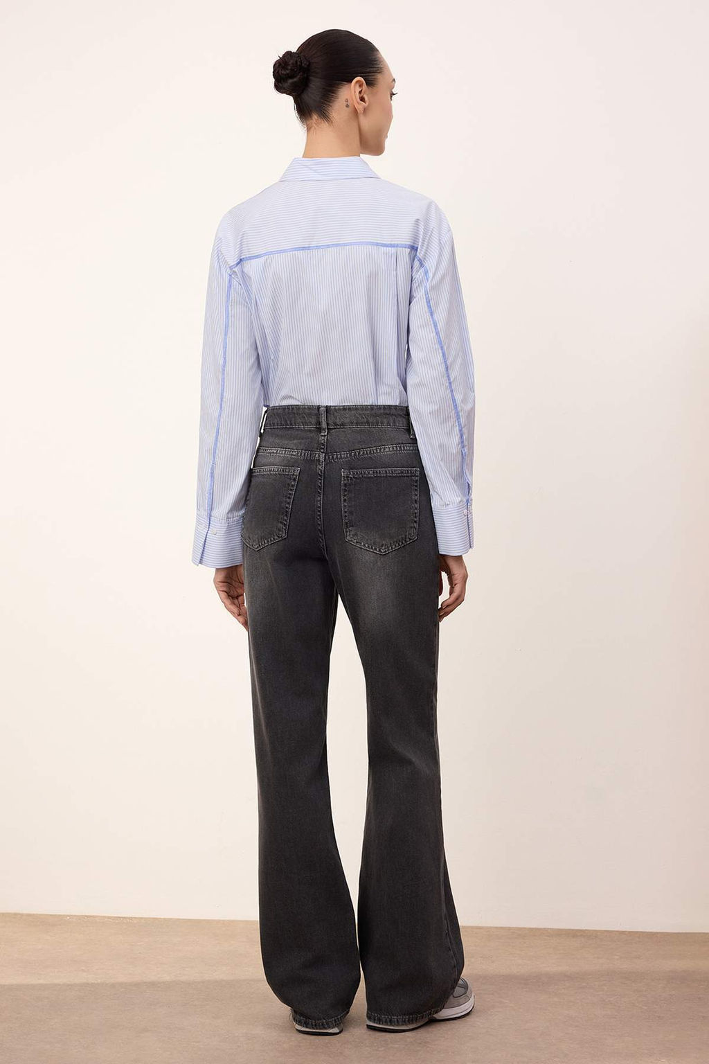 Trendyolmilla Wardrope Essentials Antrasit DOKUMLU Yuksek Bel Wide Leg Jeans TWOSS26JE00128