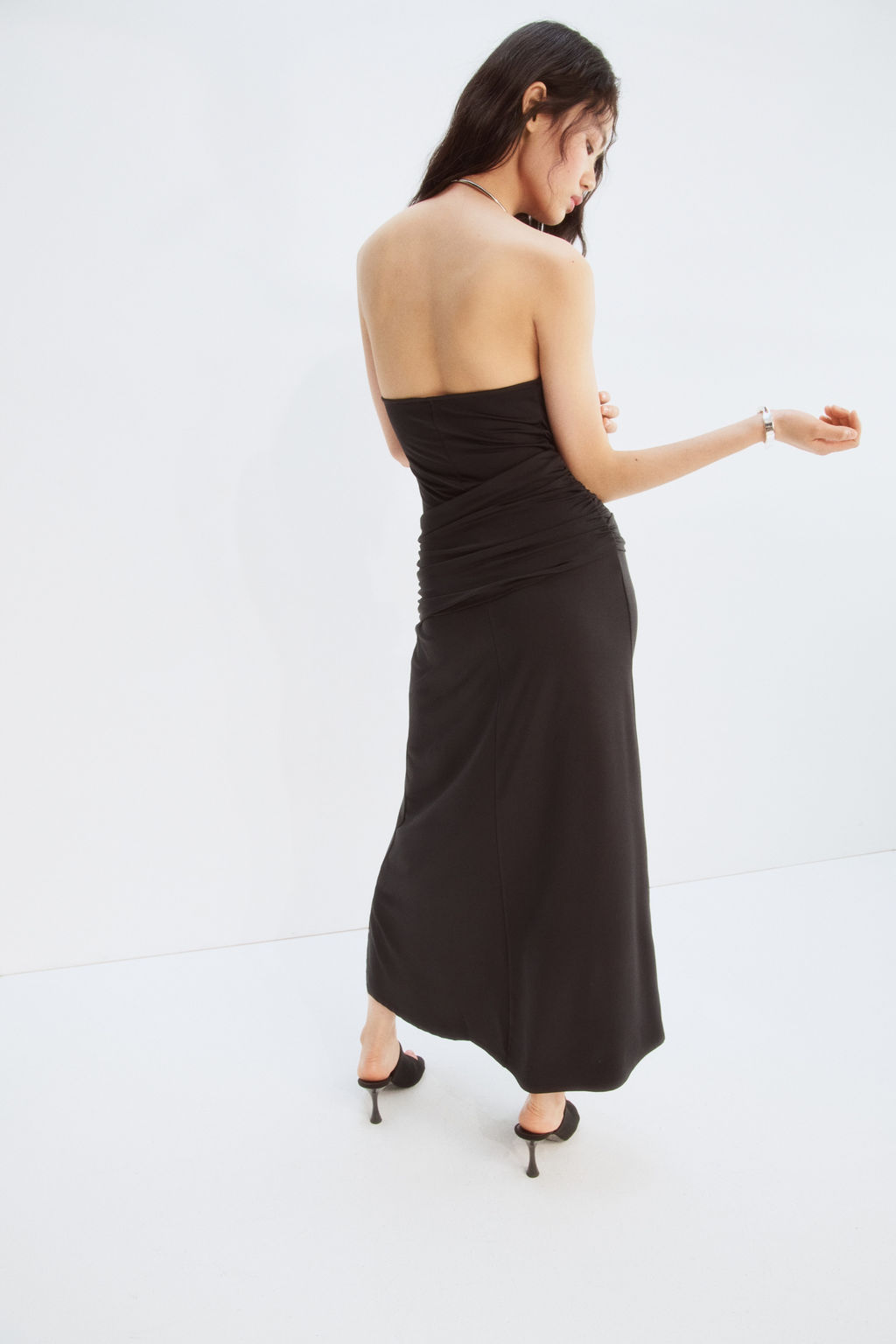 Vestido halter drapeado - H&m фото 5