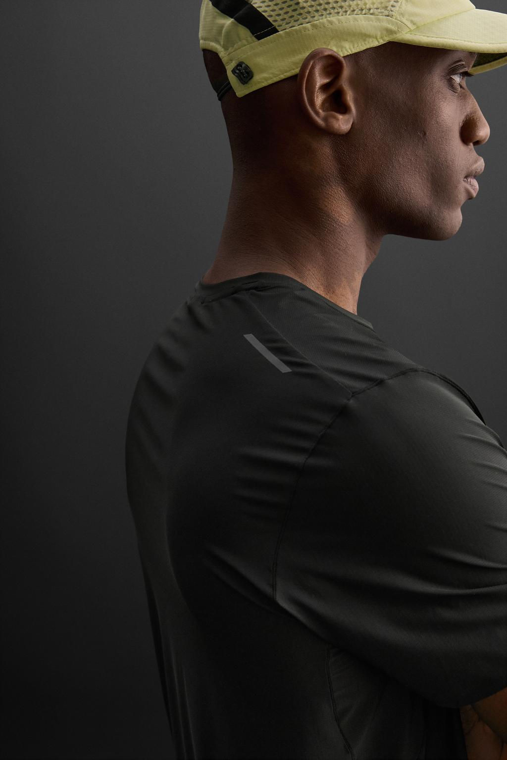 LIGHTWEIGHT TECHNICAL T-SHIRT - Zara фото 18