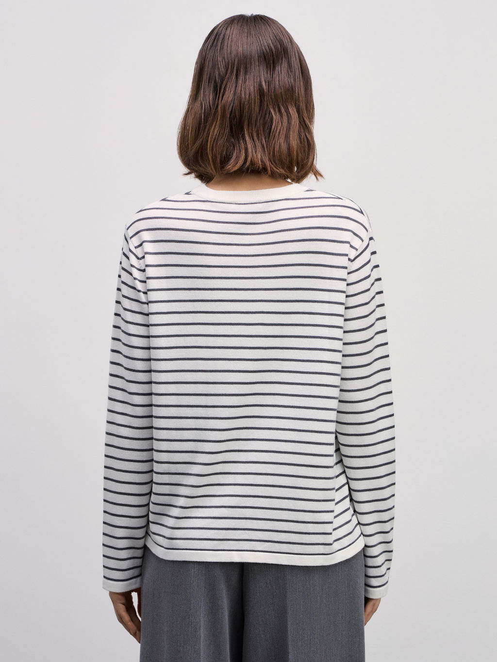Базовый джемпер из вискозы в полоску / Zarina фото 5