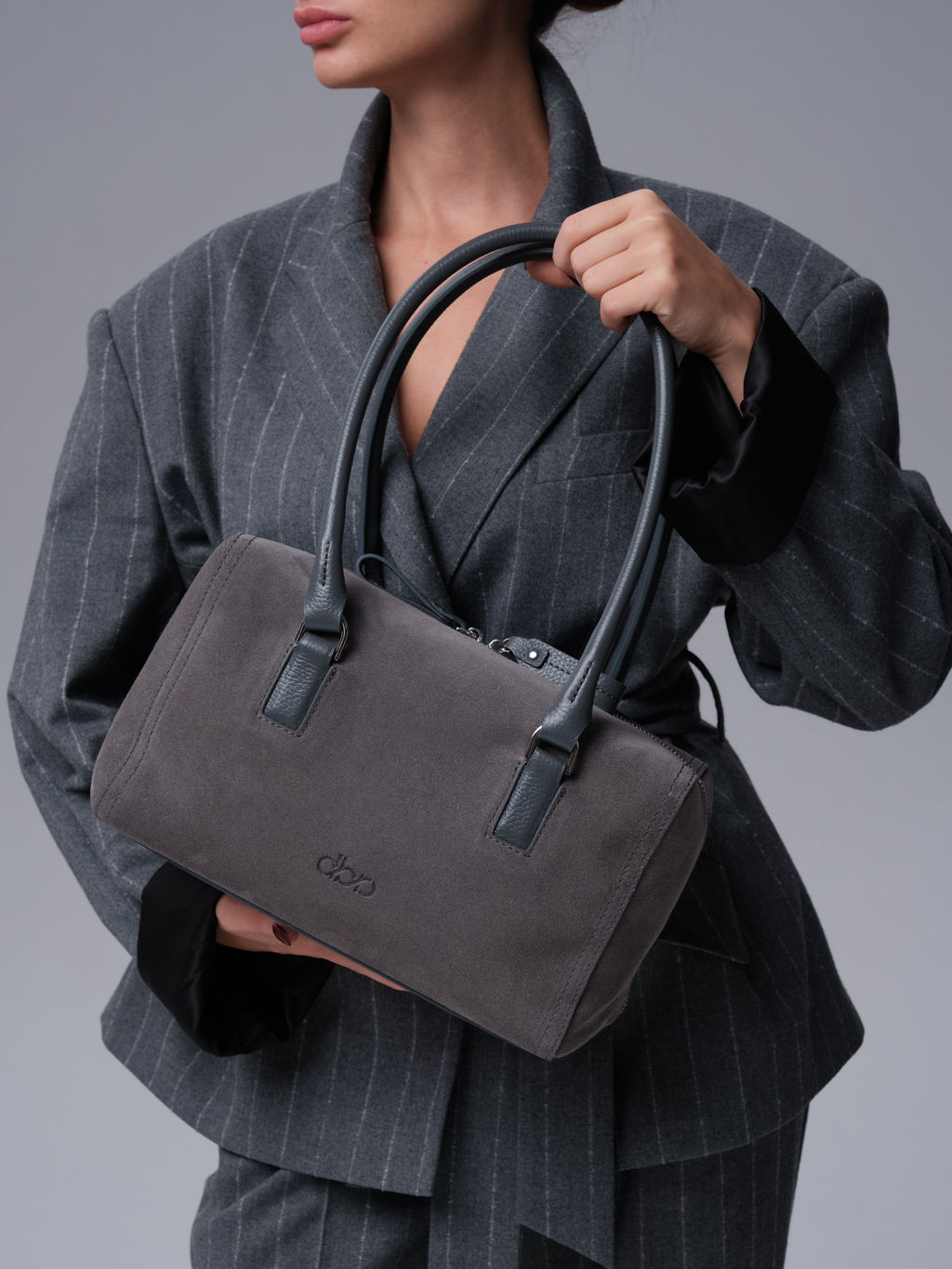 Замшевая сумка Cube DBR 31333 серый замок  фото 3