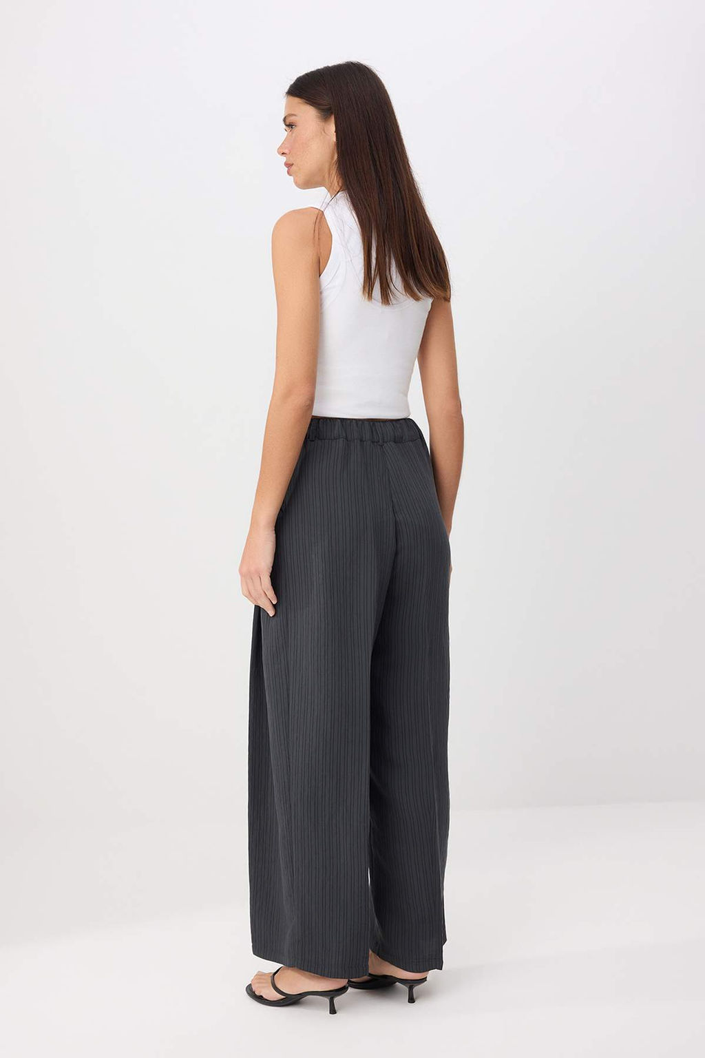 Siyah Cizgili Barrel Ak?skan Kumas Arka Beli Lastikli Pantolon TWOSS26PL00204 - Trendyolmilla фото 4