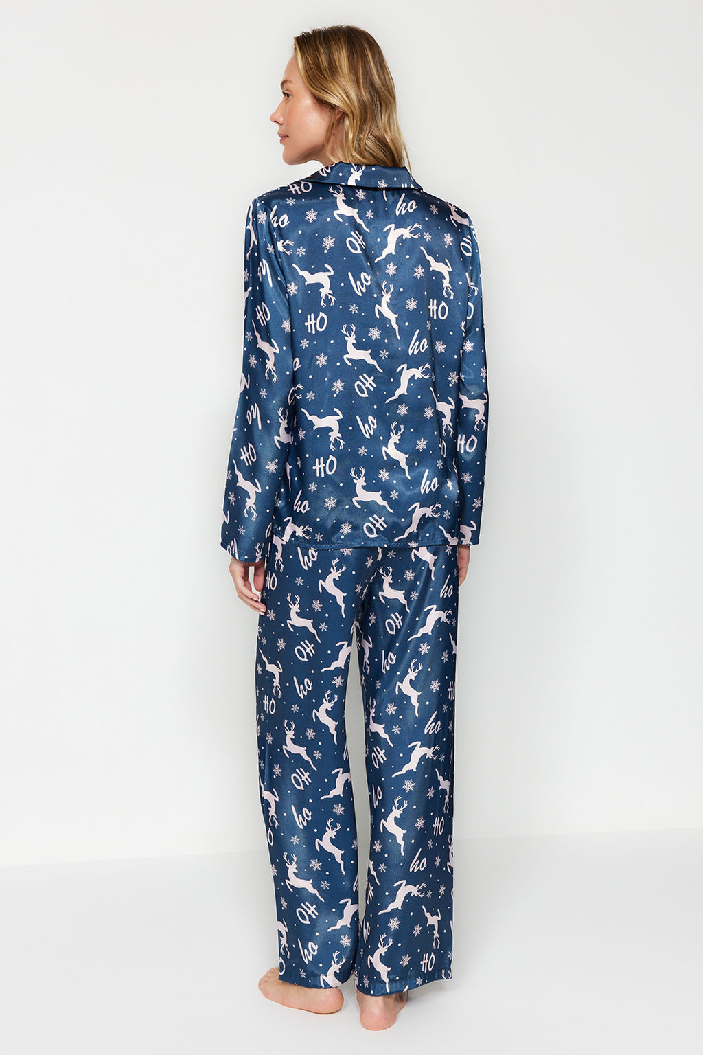 Trendyolmilla Lacivert-Cok Renkli Y?lbas? Temal? Saten Gomlek-Pantolon Dokuma Pijama Tak?m? THMAW24PT00037