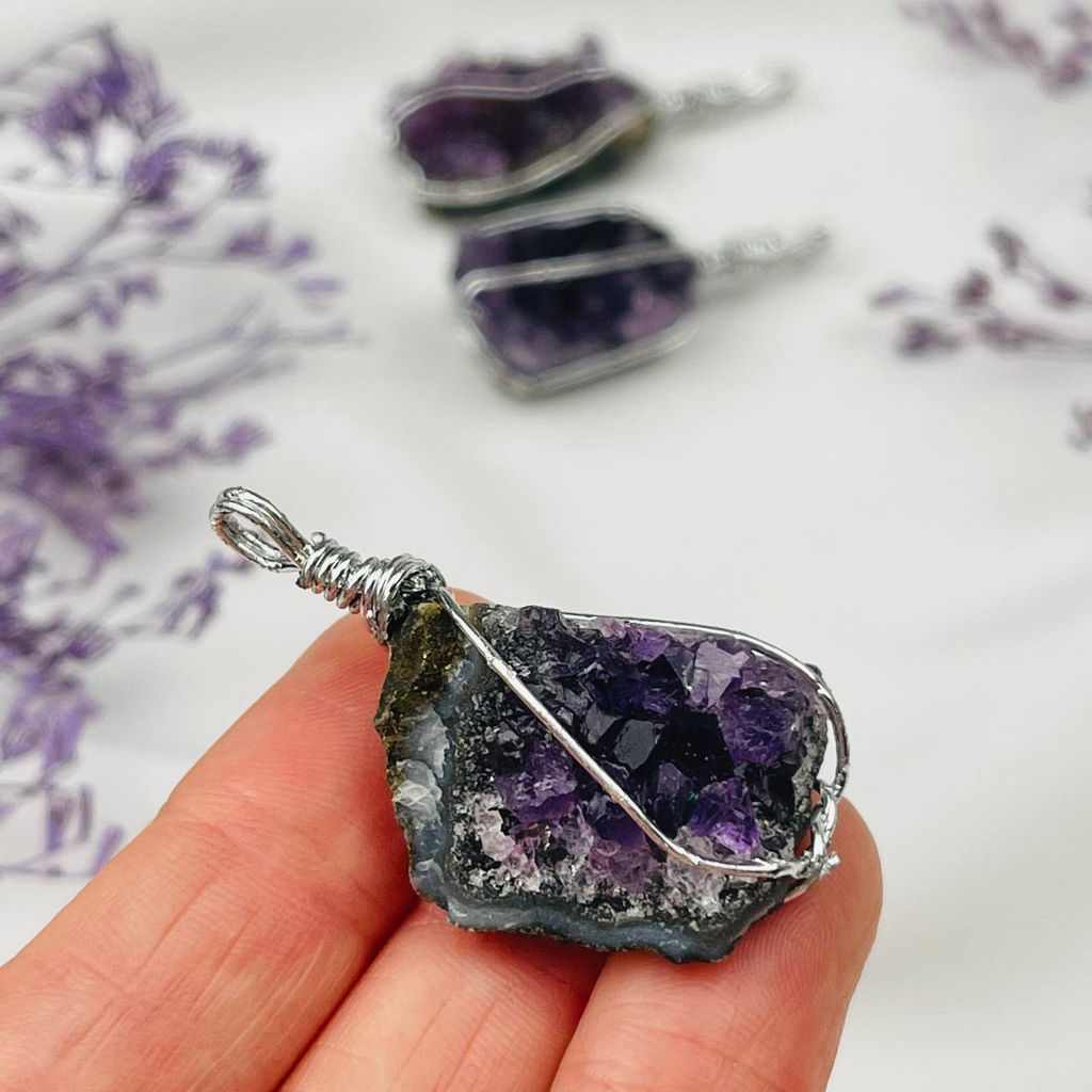 Кулон из необработанного Аметиста - Радуга самоцветов фото 2