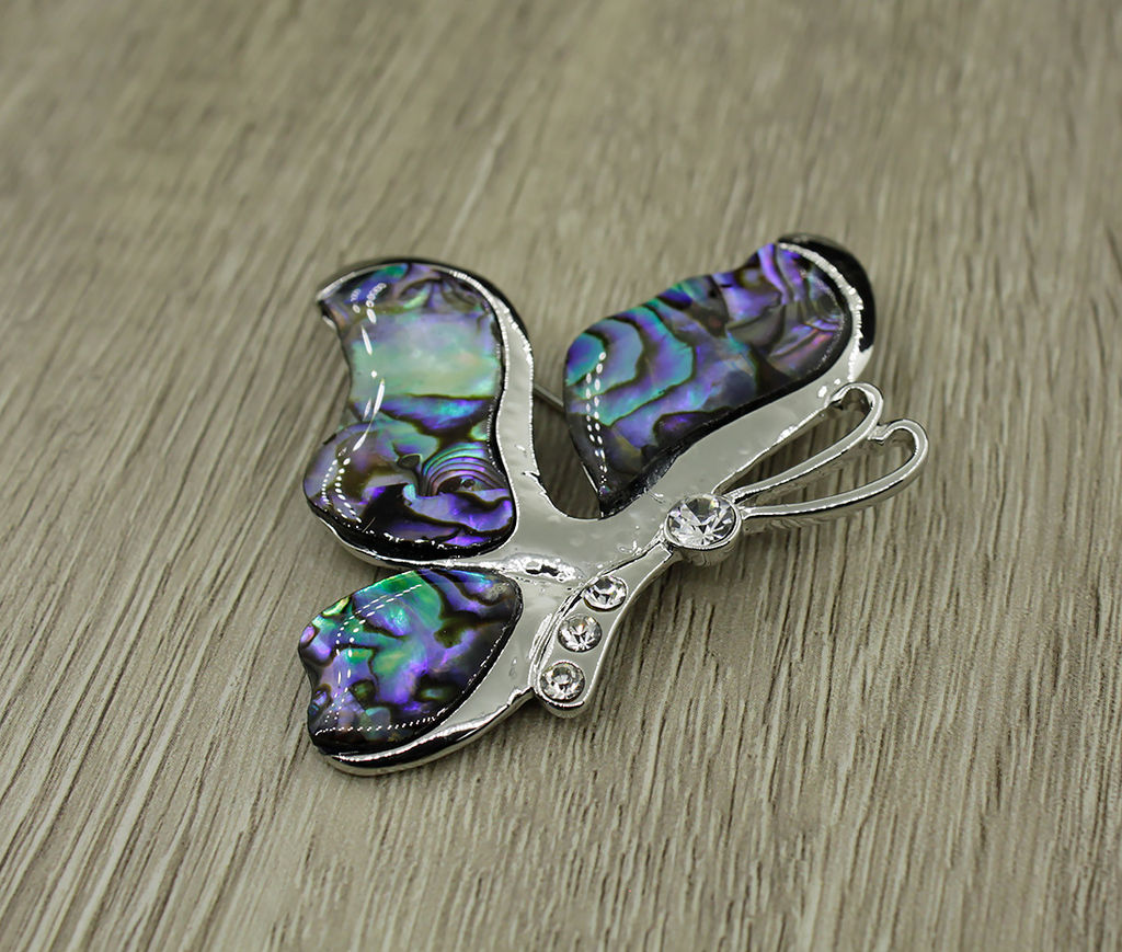 Брошь "Бабочка" перламутр гелиотис