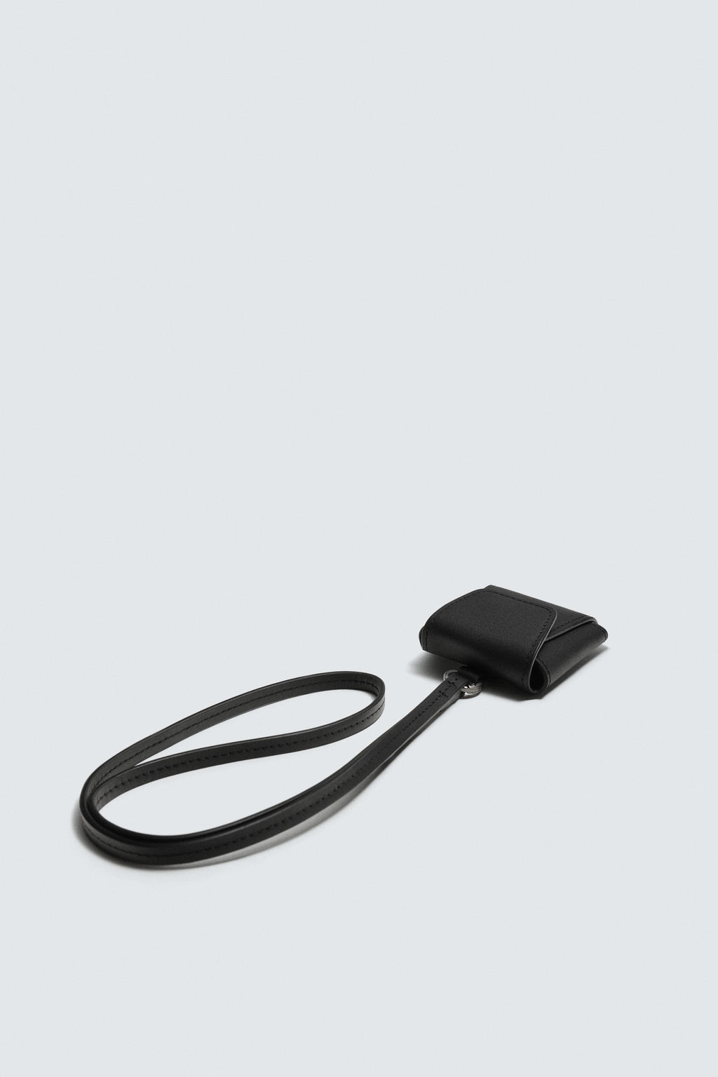 LEATHER EARPHONE HOLDER WITH PENDANT - Zara фото 4
