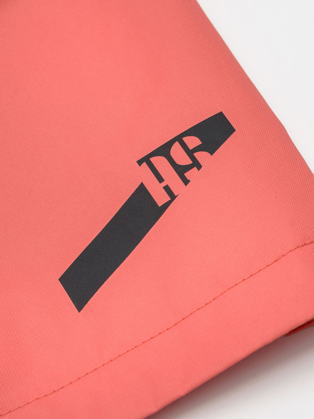 ВЕТРОВКА ИТТЕН.