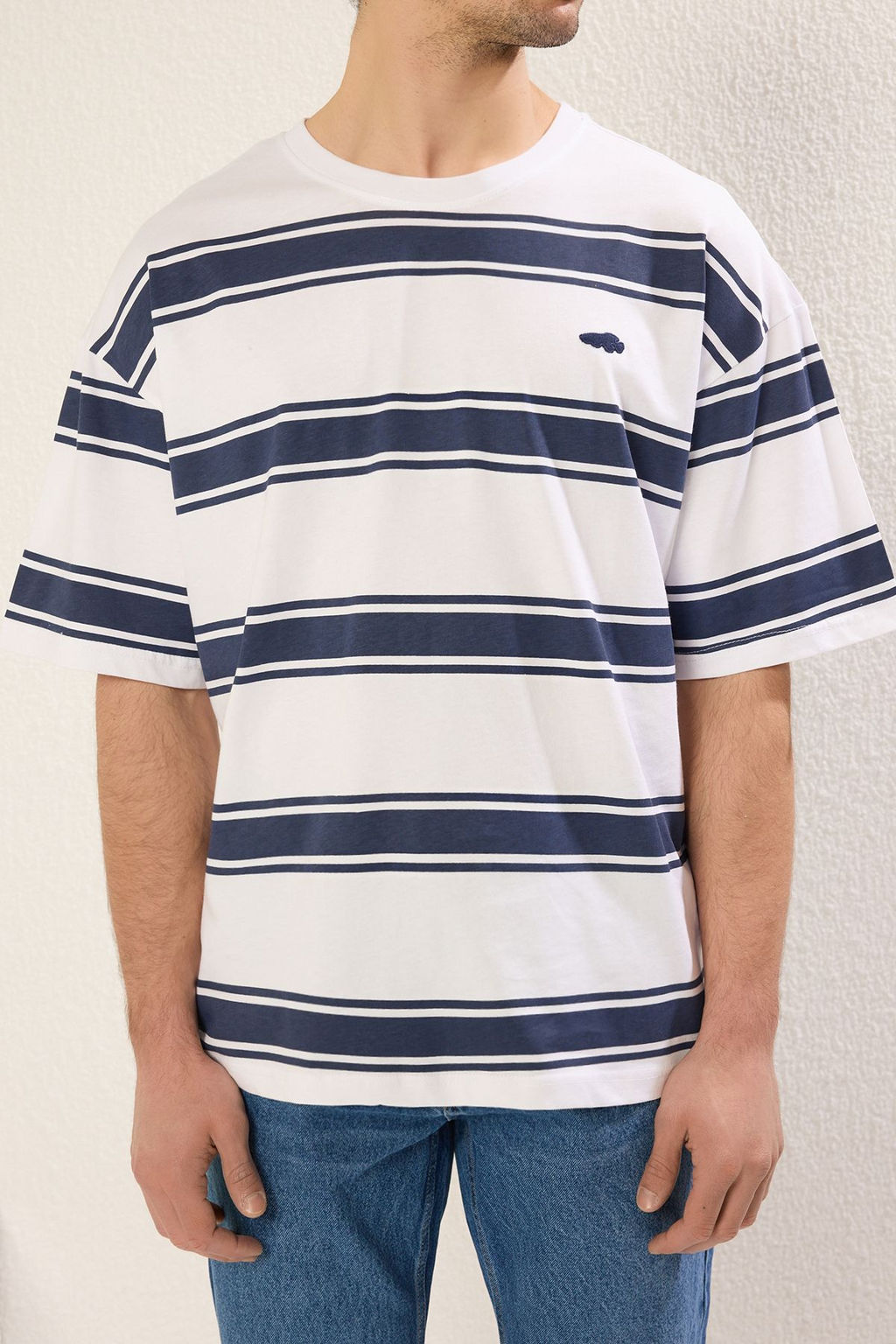 TRENDYOL MAN Beyaz Oversize/Genis Kesim Cizgili Kal?n %100 Pamuk Tok Kumas T-shirt TMNSS25TS00020 - Trendyolmilla фото 6