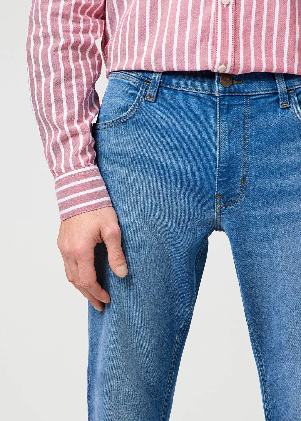 Джинсы мужские