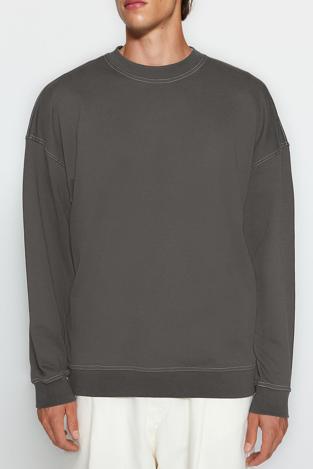 Antrasit Oversize/Genis Kesim Kontrast Dikis Detayl? Bisiklet Yaka Sweatshirt TMNAW24SW00011