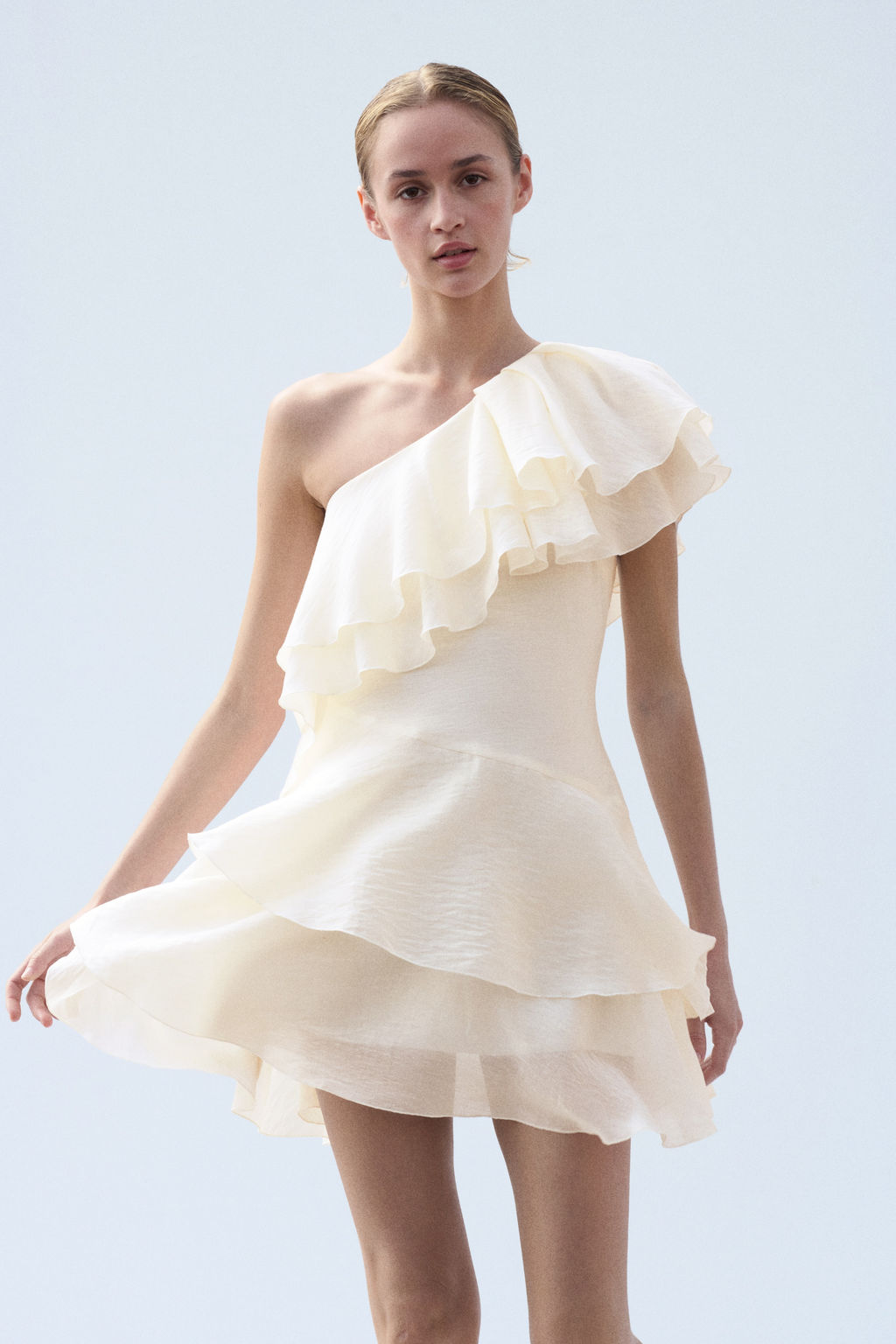Vestido de un hombro con volantes - H&m фото 4
