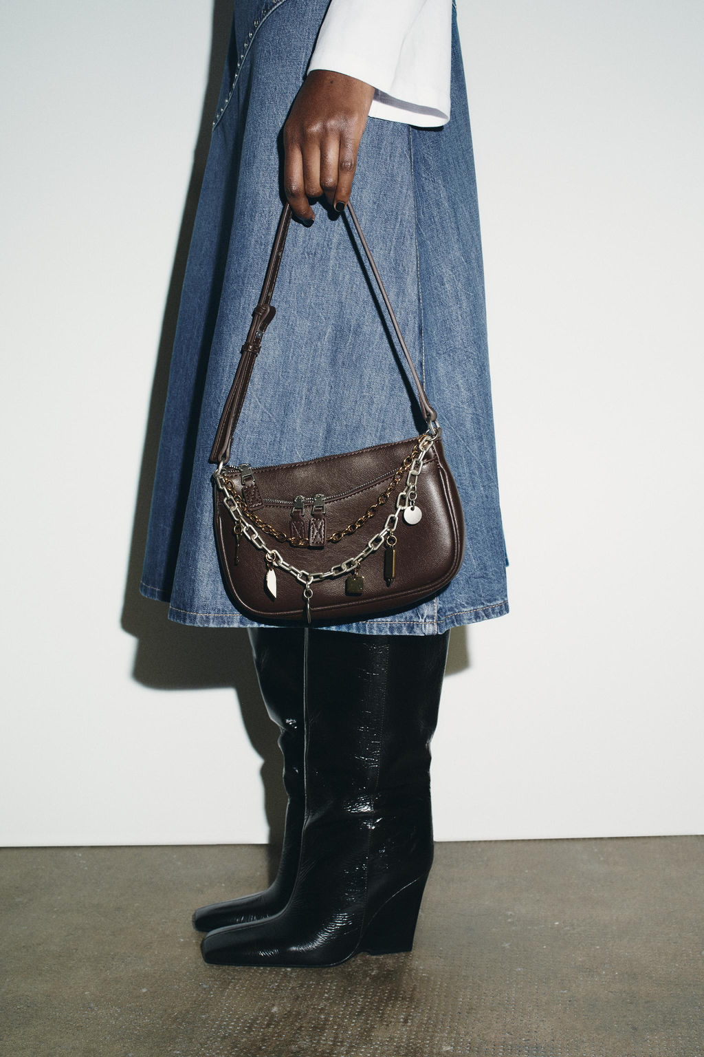 MINI CROSSBODY BAG WITH CHARM DETAIL - Zara фото 3
